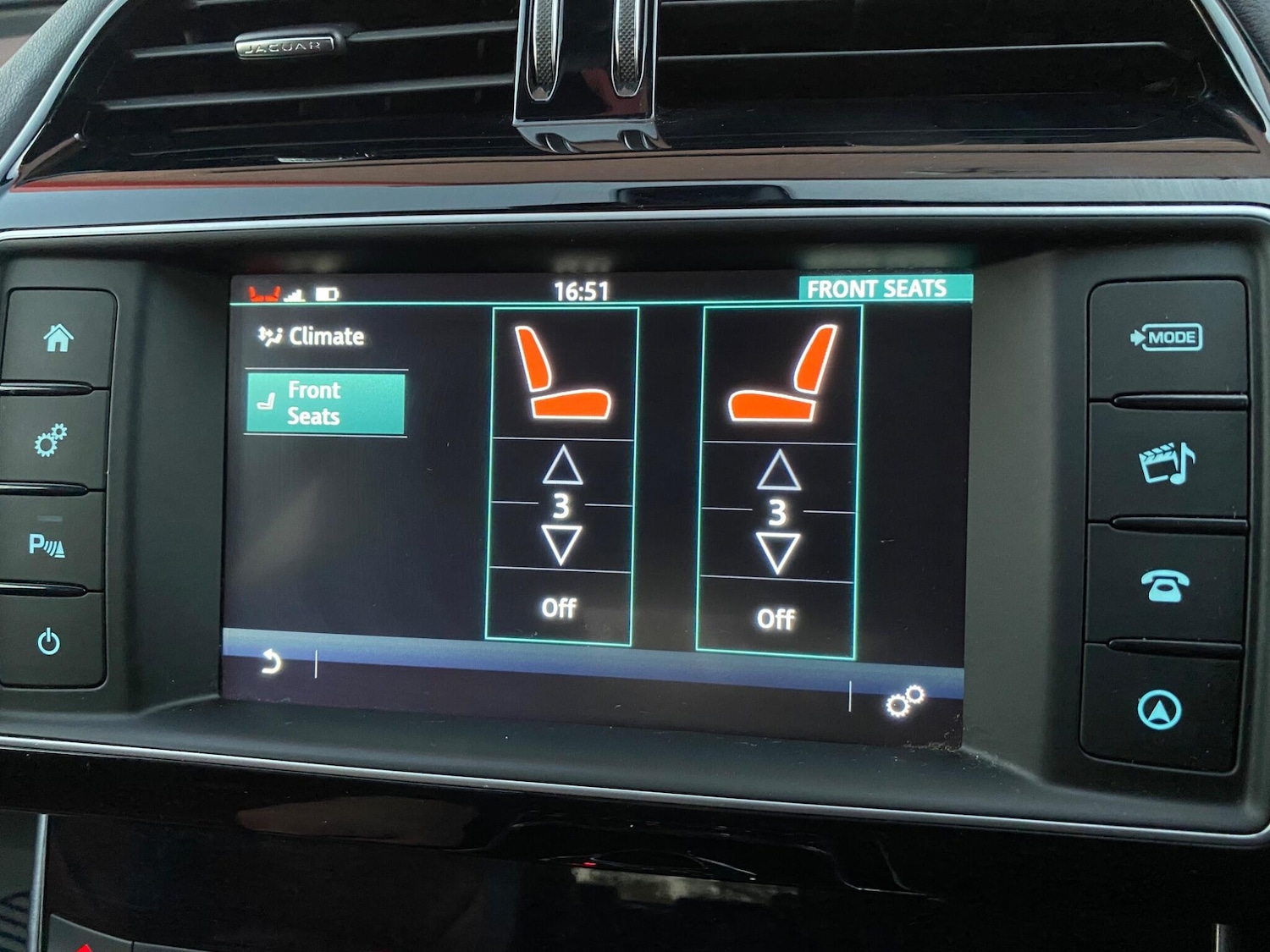 Used Jaguar XE 2016 for sale - 76671320: Photo 41