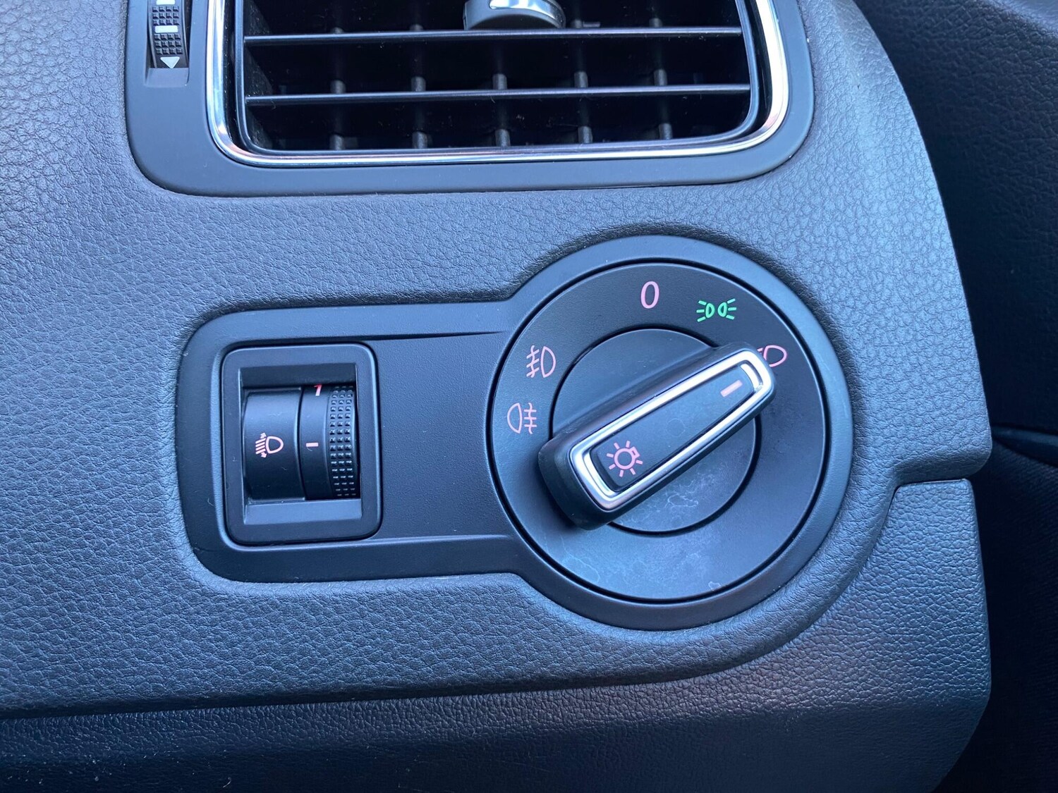 Used Volkswagen Polo 2016 for sale - 76671309: Photo 23