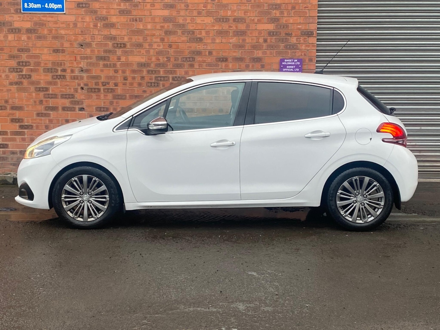 Used Peugeot 208 2017 for sale - 77386304: Photo 42