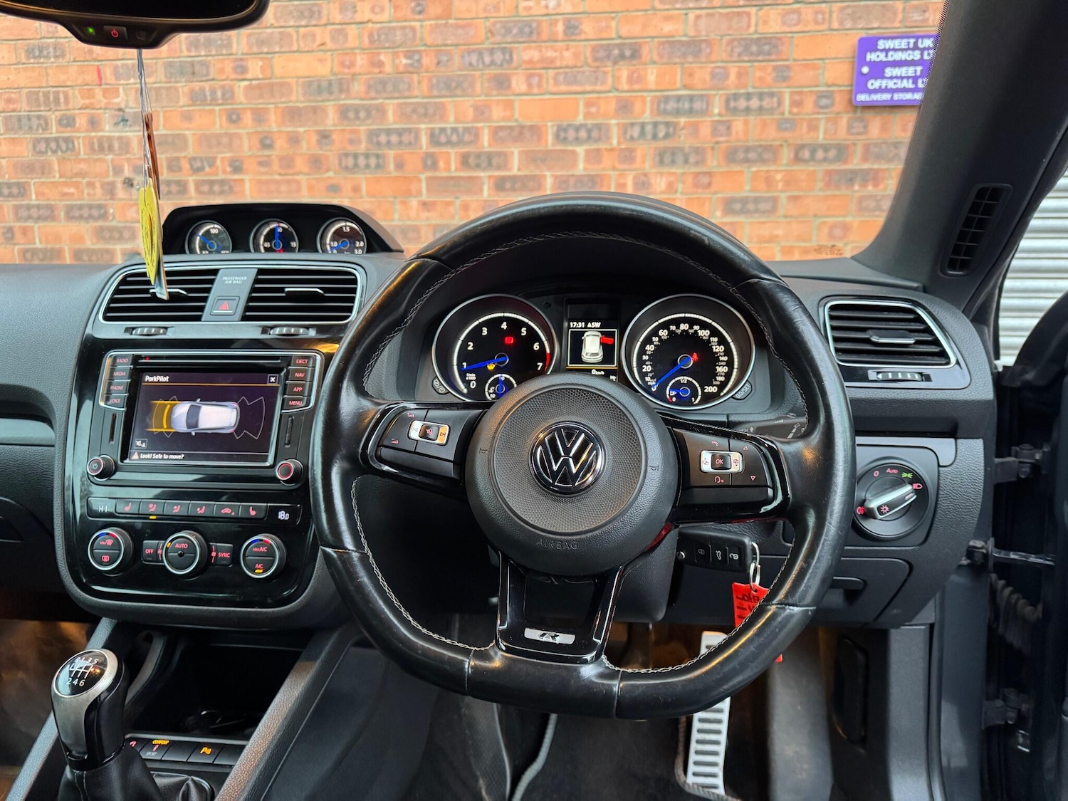 Used Volkswagen Scirocco 2017 for sale - 77633199: Photo 16