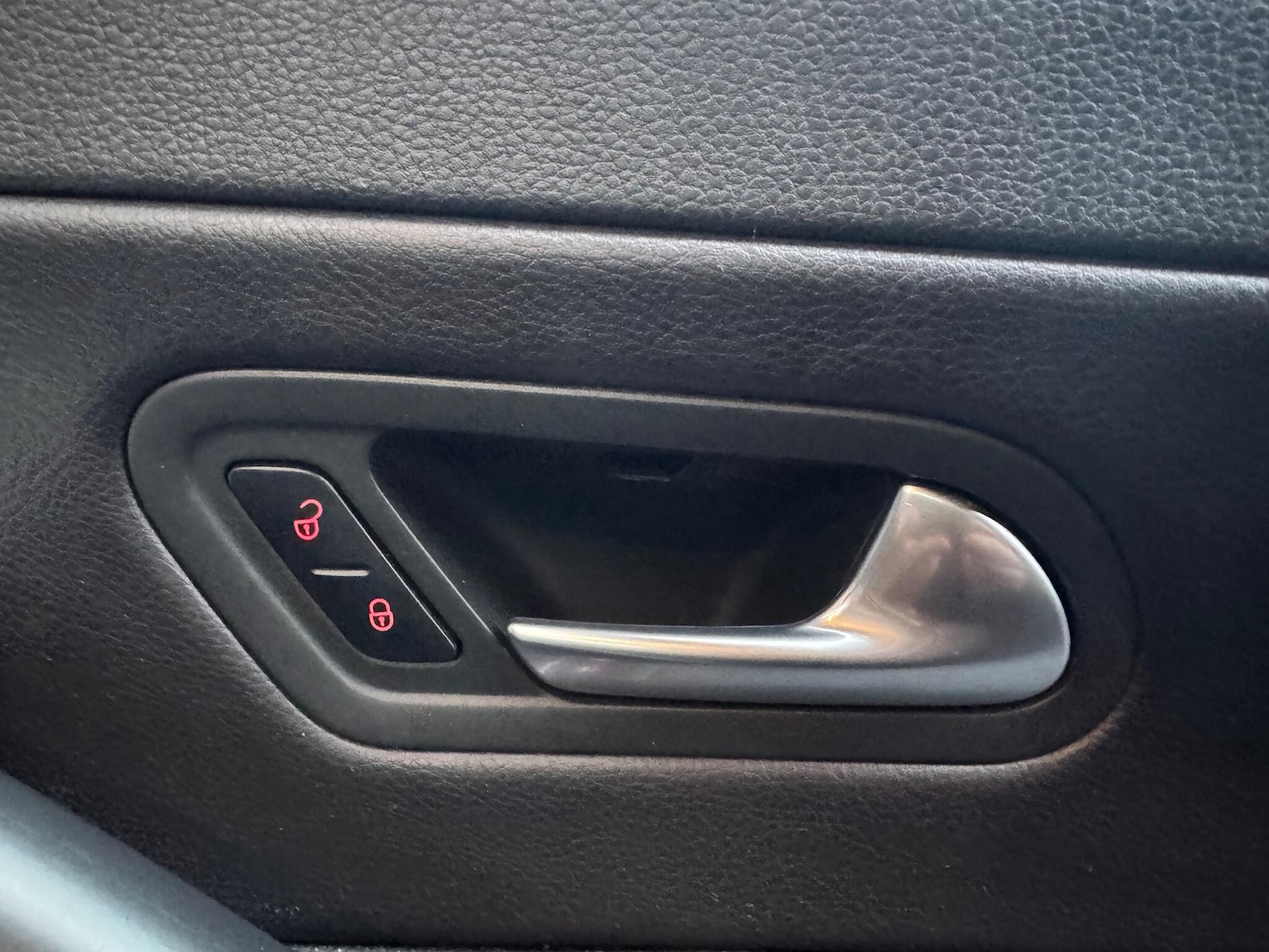 Used Volkswagen Scirocco 2017 for sale - 77633199: Photo 24