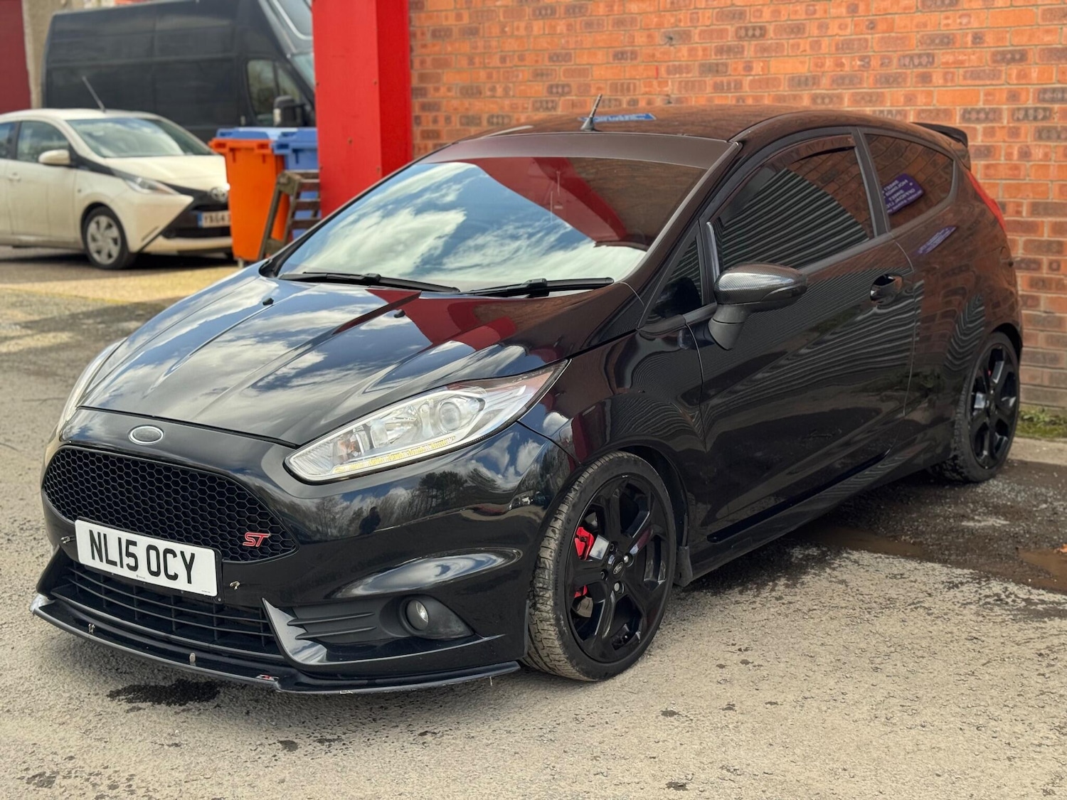 Used Ford Fiesta 2015 for sale - 77839227: Photo 2