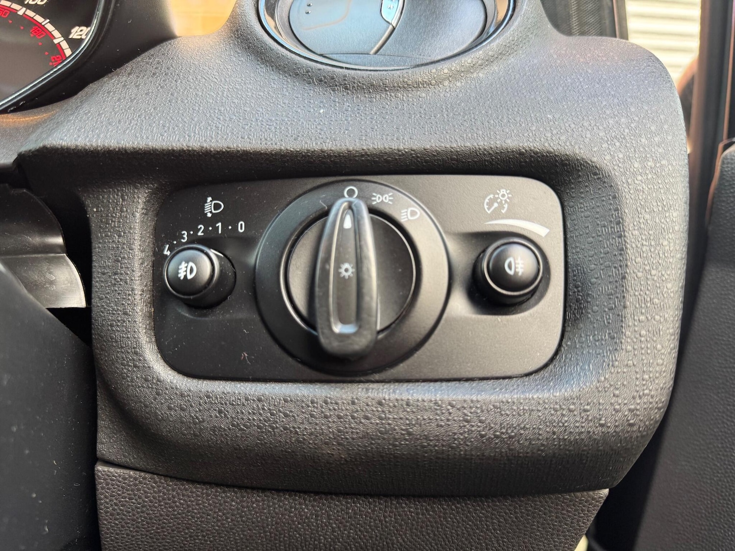 Used Ford Fiesta 2015 for sale - 77839227: Photo 44