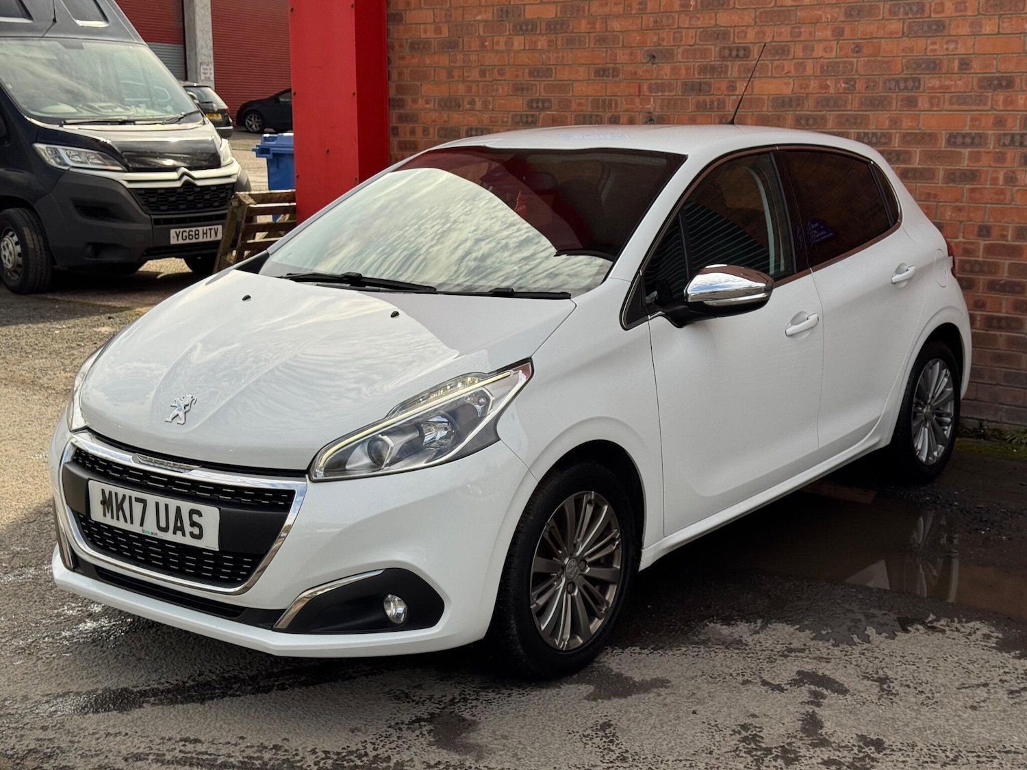 Used Peugeot 208 for sale - 78136337: Photo 2