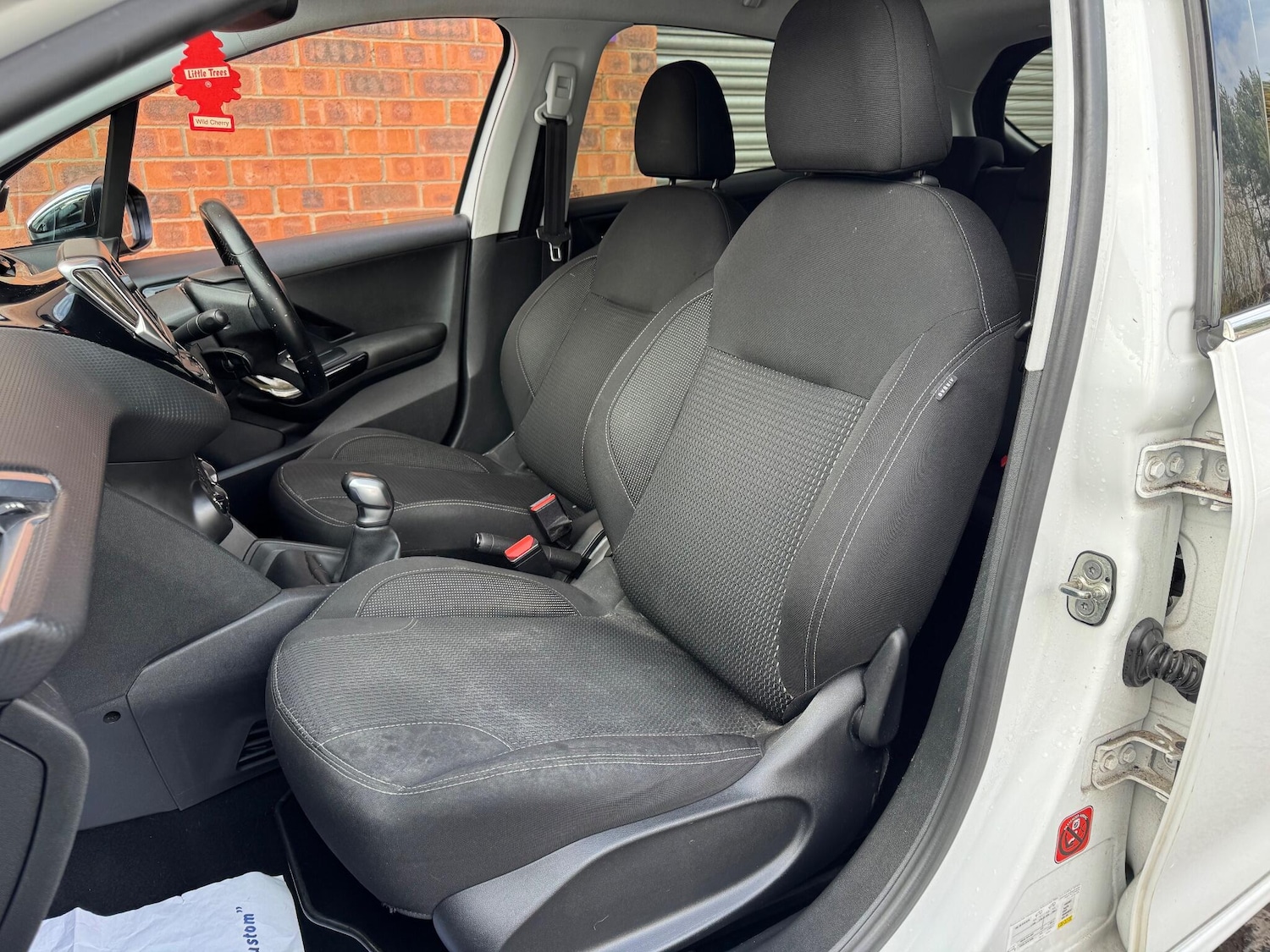 Used Peugeot 208 for sale - 78136337: Photo 21