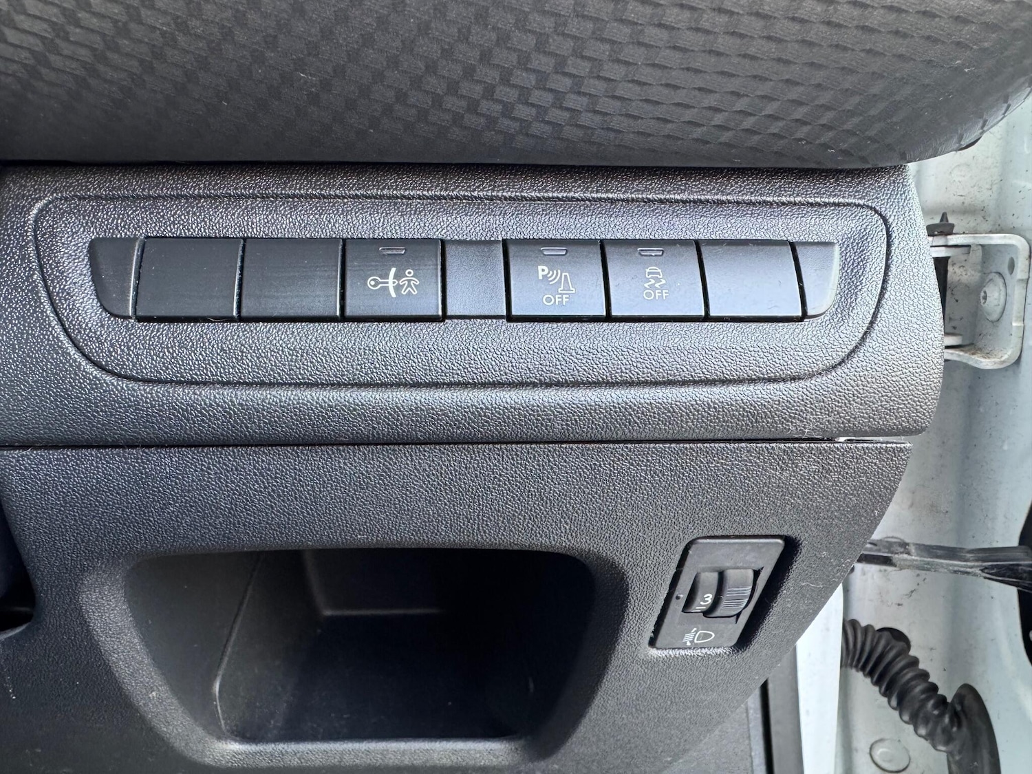 Used Peugeot 208 for sale - 78136337: Photo 41