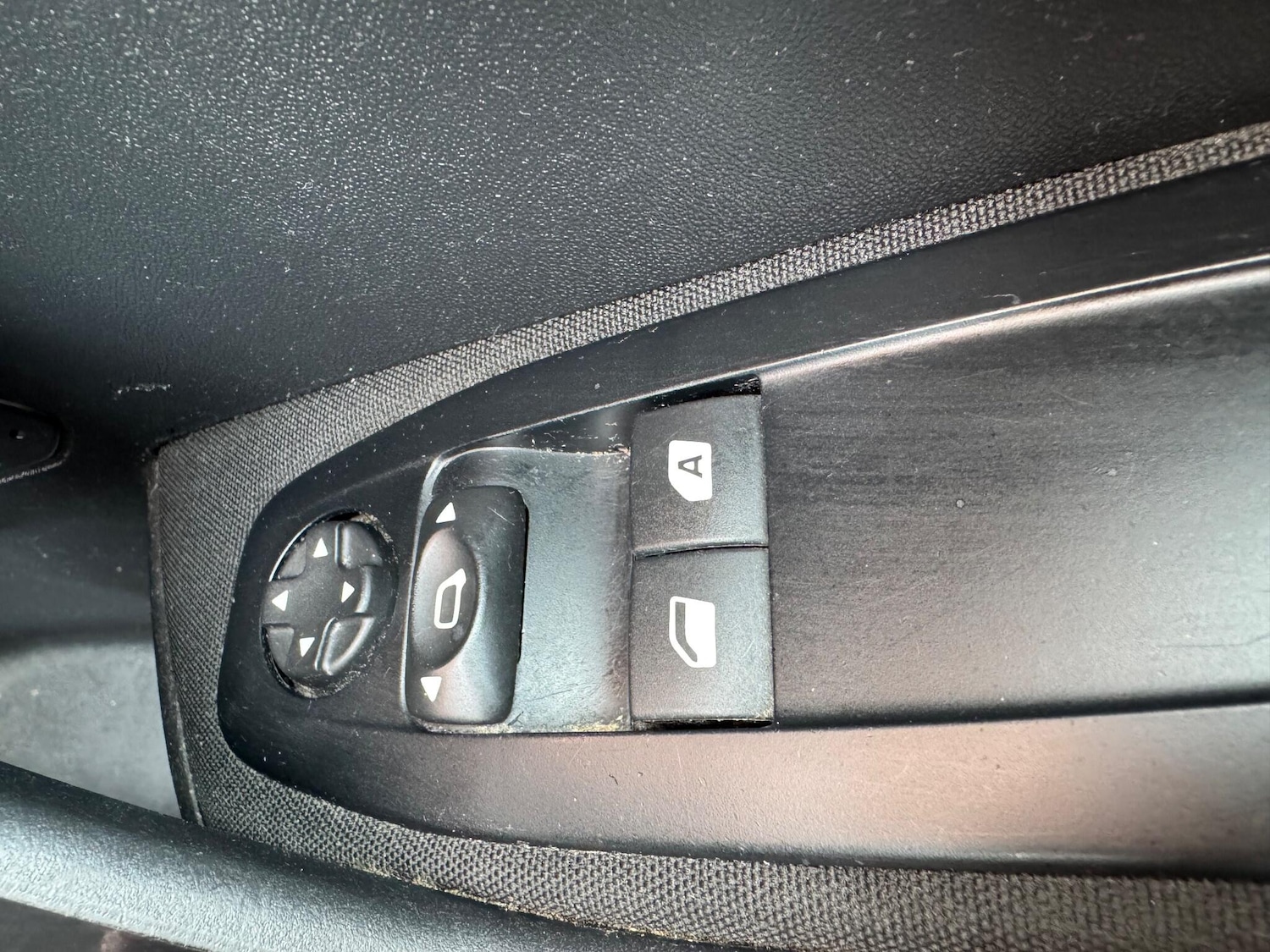 Used Peugeot 208 for sale - 78136337: Photo 42