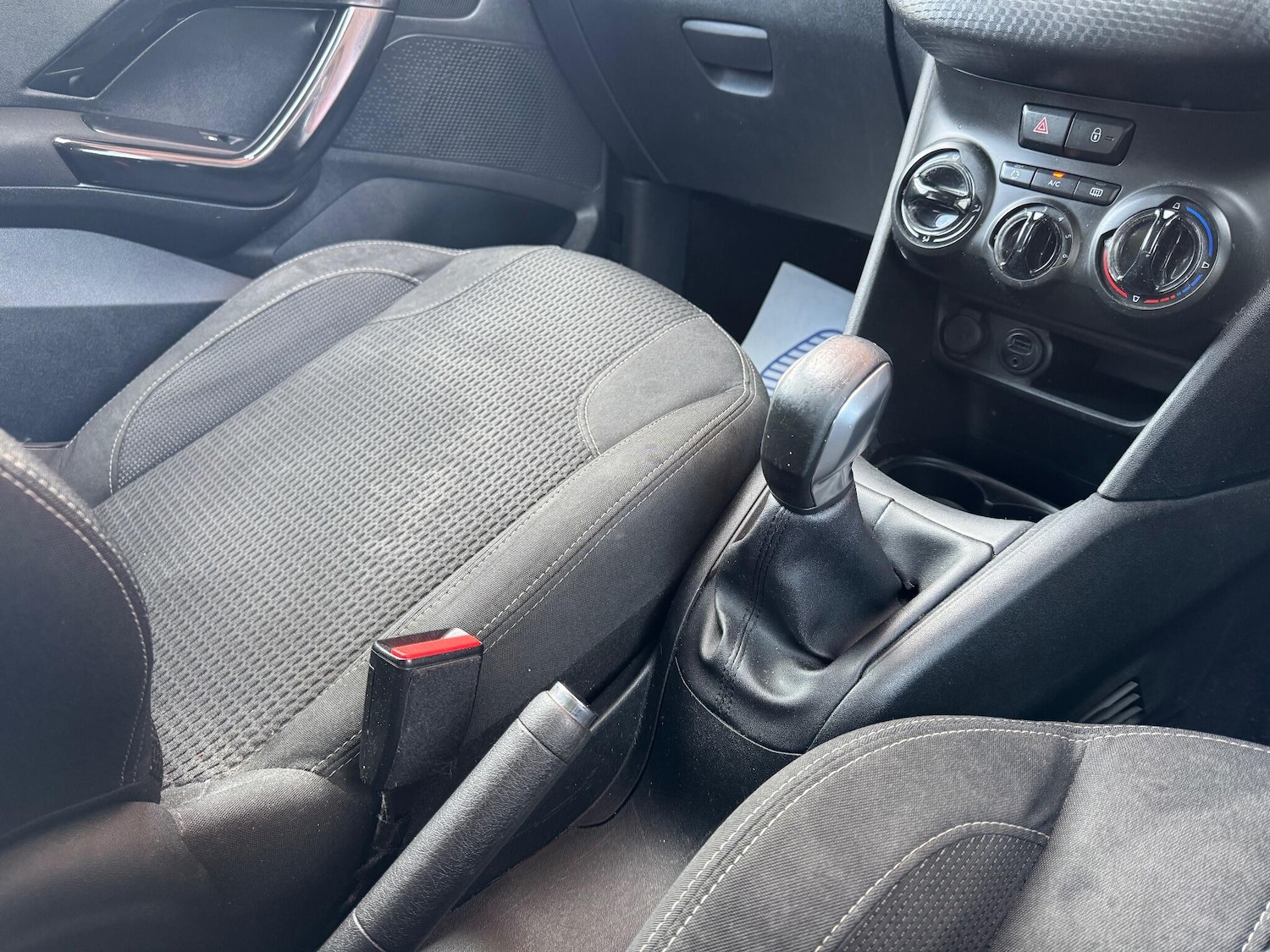 Used Peugeot 208 for sale - 78136337: Photo 44