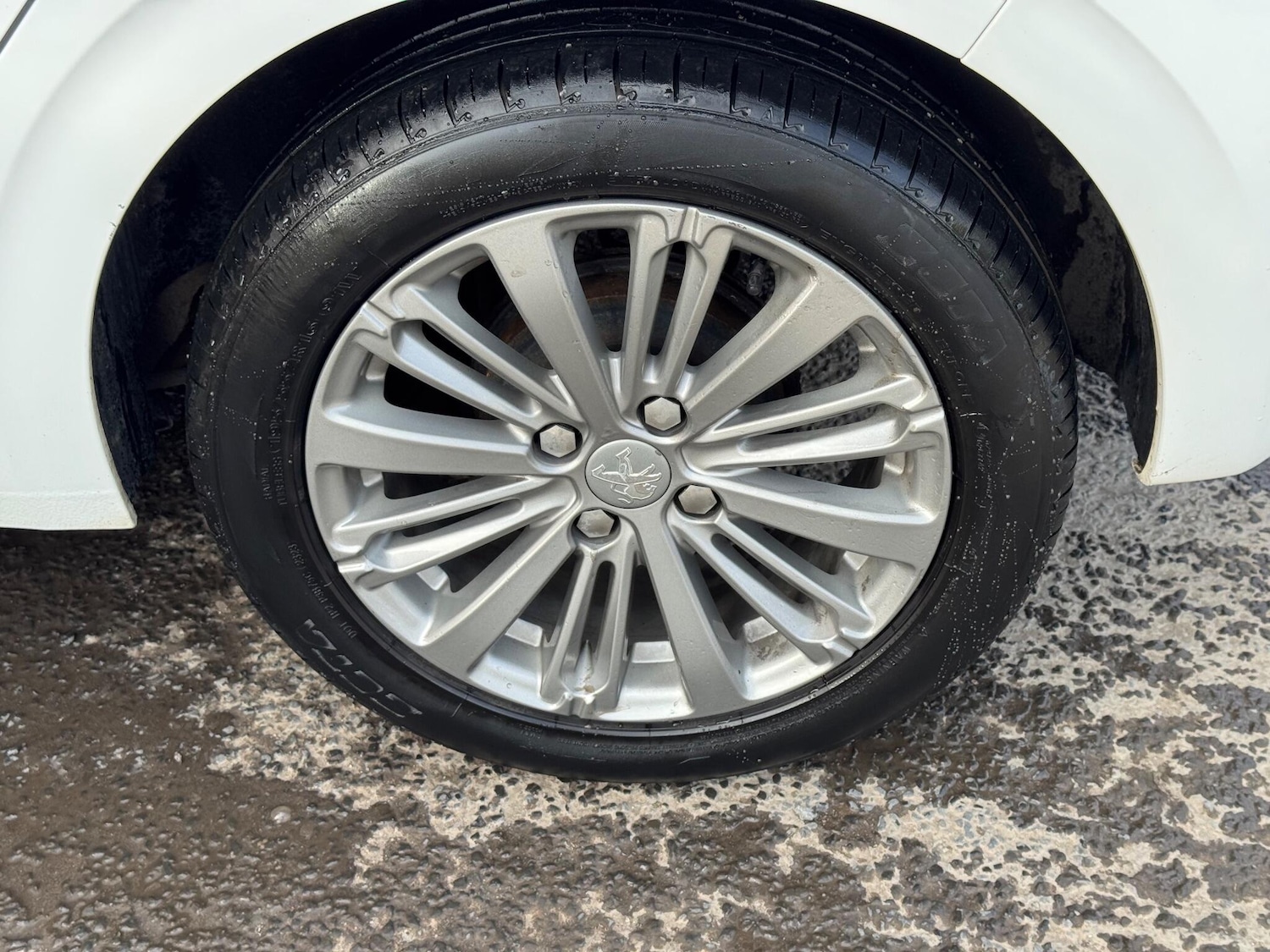 Used Peugeot 208 for sale - 78136337: Photo 60