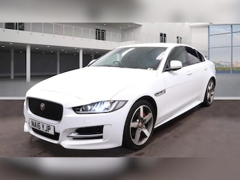 Used Jaguar XE 2016 for sale - 76801888: Photo