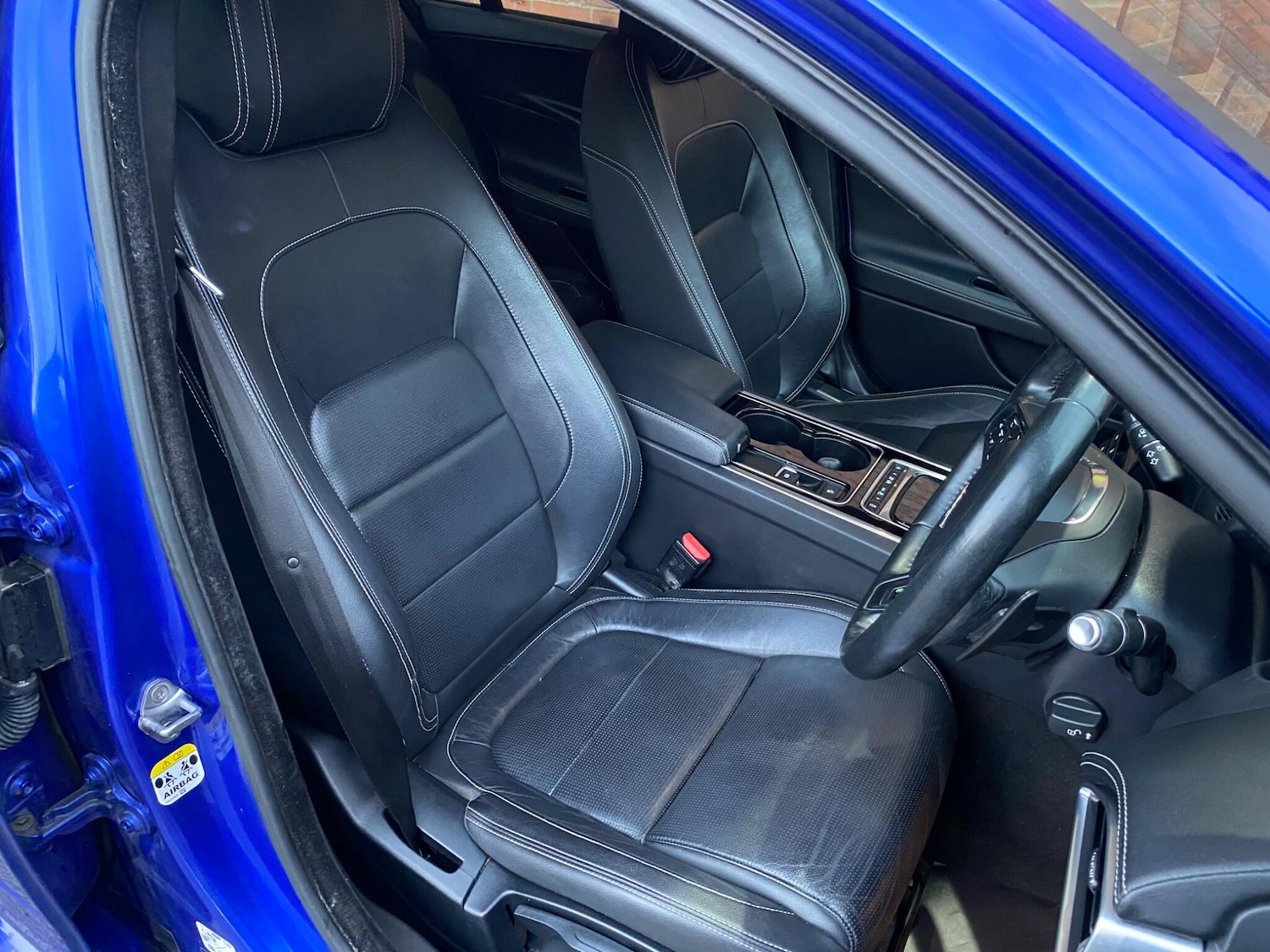 Used Jaguar XE 2016 for sale - 76398304: Photo 15