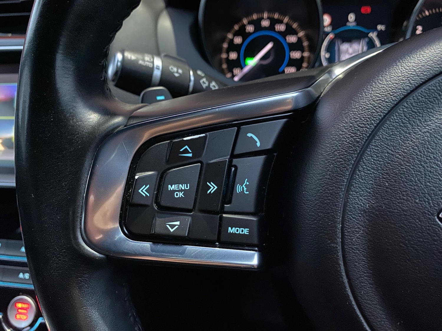 Used Jaguar XE 2016 for sale - 76398304: Photo 20