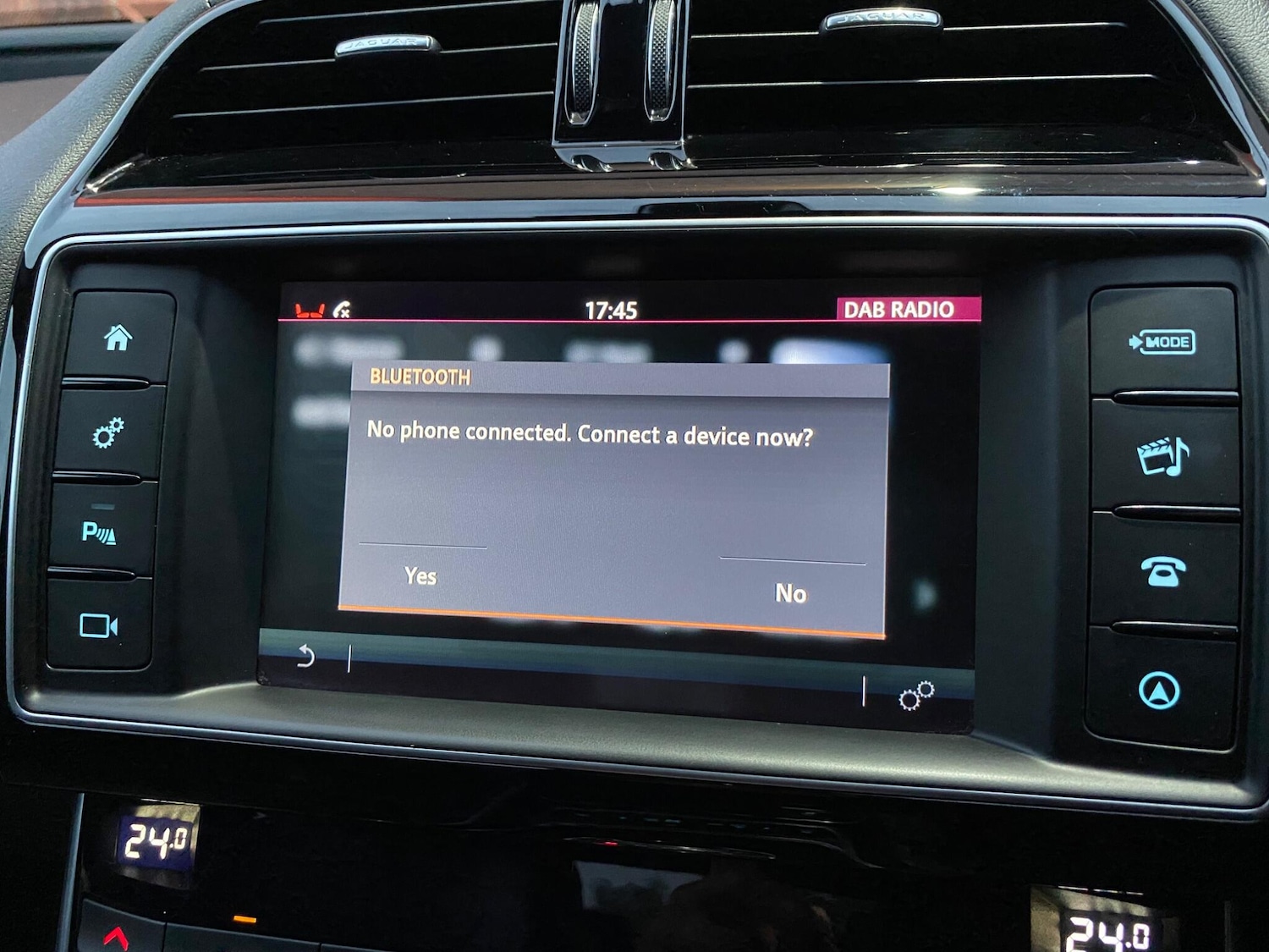 Used Jaguar XE 2016 for sale - 76398304: Photo 41