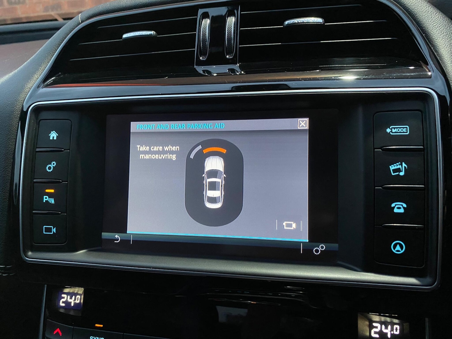 Used Jaguar XE 2016 for sale - 76398304: Photo 48