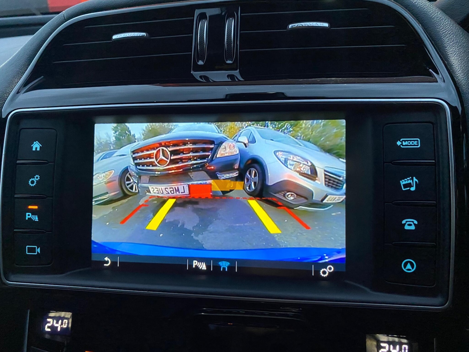 Used Jaguar XE 2016 for sale - 76398304: Photo 49