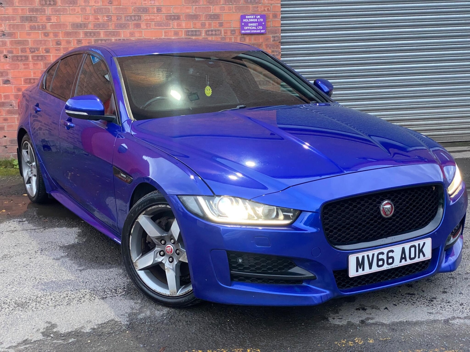 Used Jaguar XE 2016 for sale - 76398304: Photo 50