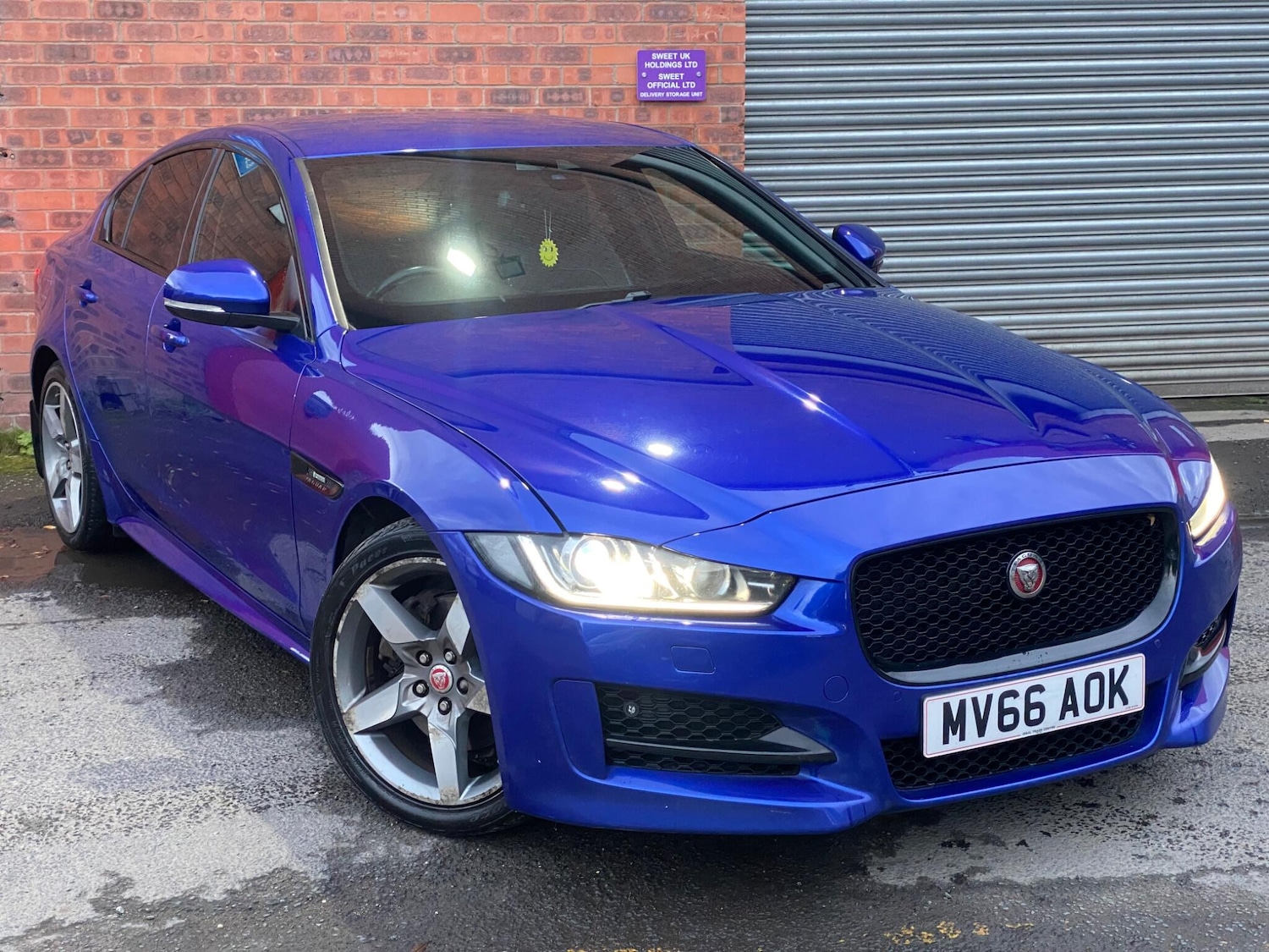 Used Jaguar XE 2016 for sale - 76398304: Photo 70