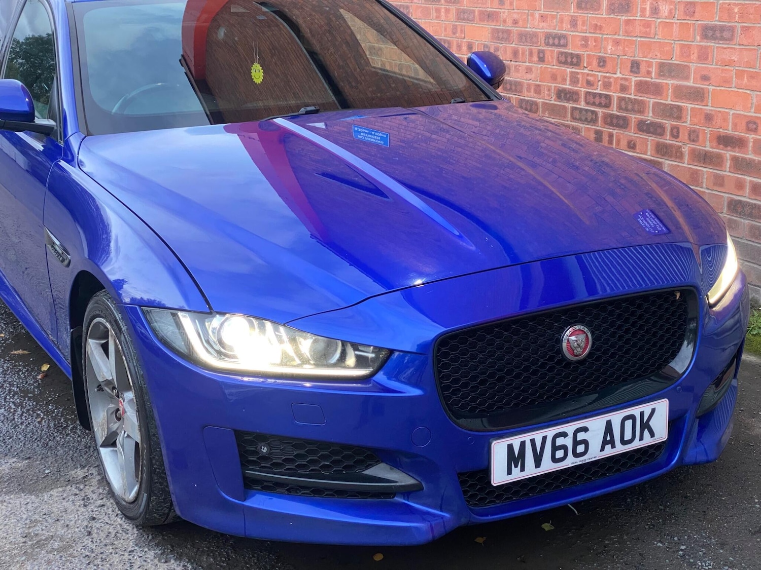 Used Jaguar XE 2016 for sale - 76398304: Photo 8