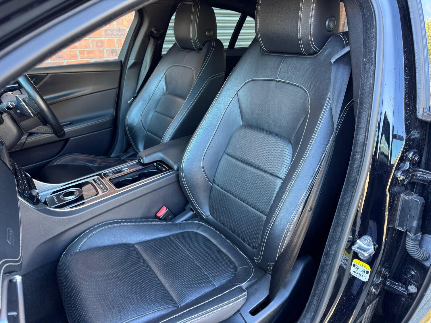 Used Jaguar XE 2018 for sale - 78157259: Photo 21