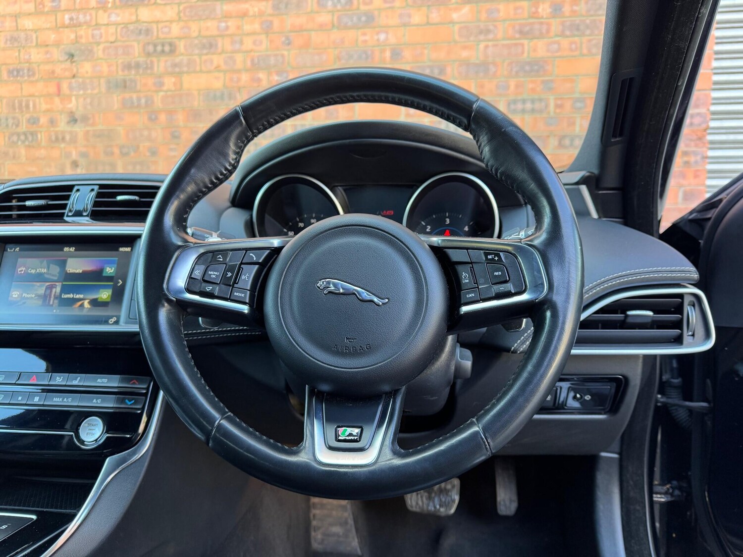 Used Jaguar XE 2018 for sale - 78157259: Photo 36