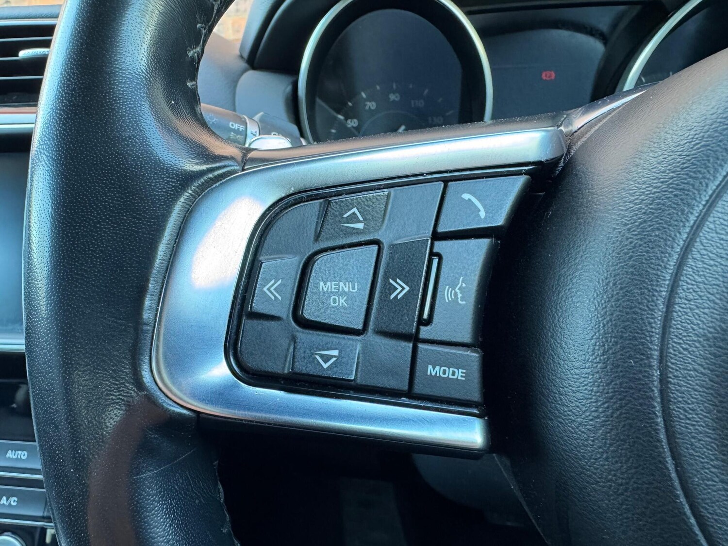 Used Jaguar XE 2018 for sale - 78157259: Photo 39