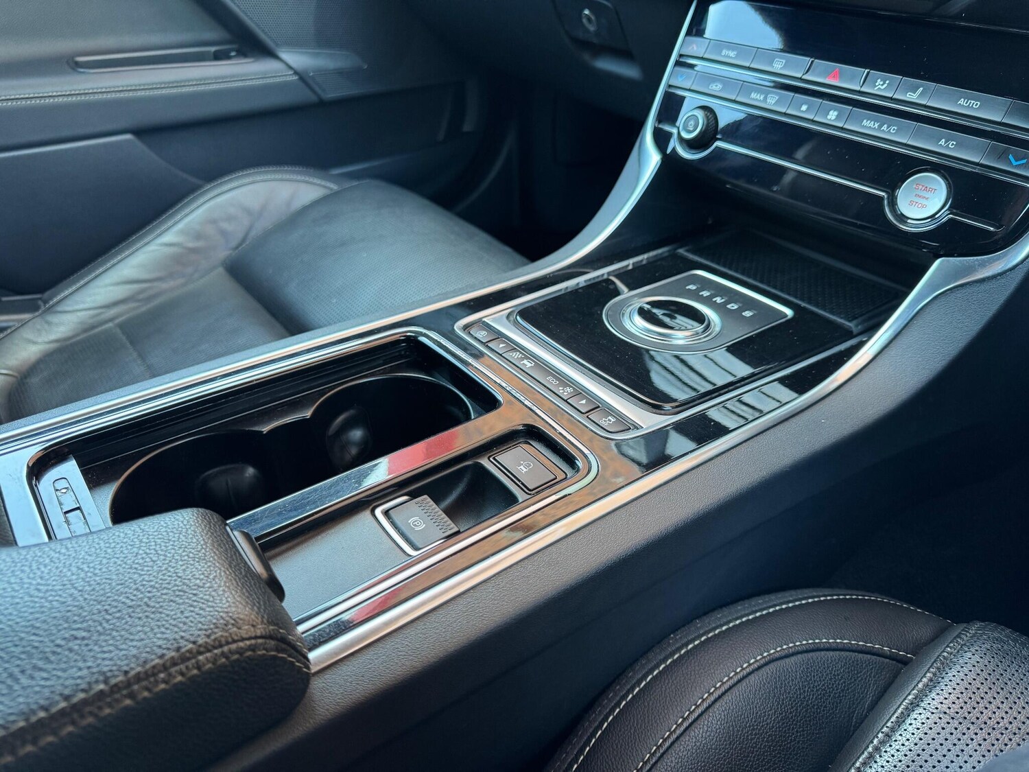 Used Jaguar XE 2018 for sale - 78157259: Photo 48