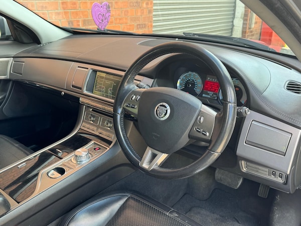 Used Jaguar XF 2010 for sale - 75094025: Photo 10