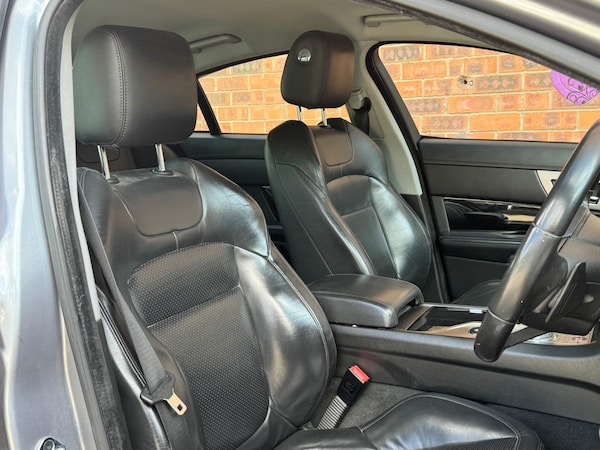 Used Jaguar XF 2010 for sale - 75094025: Photo 13