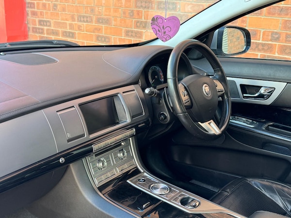 Used Jaguar XF 2010 for sale - 75094025: Photo 31