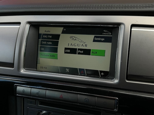 Used Jaguar XF 2010 for sale - 75094025: Photo 48