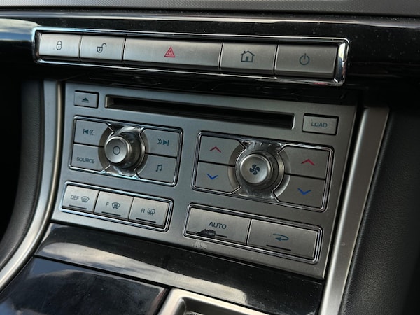 Used Jaguar XF 2010 for sale - 75094025: Photo 52