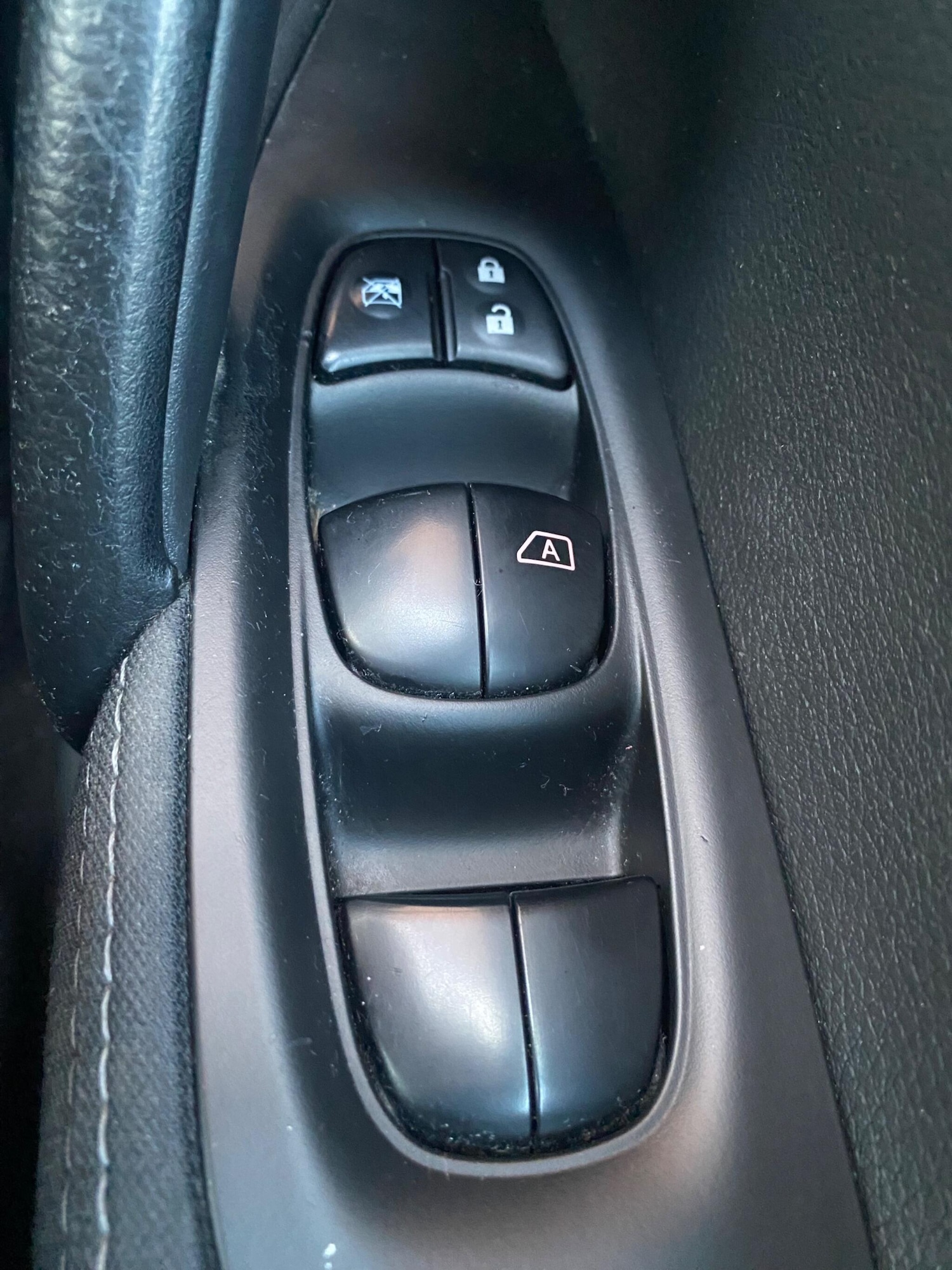 Used Nissan Qashqai 2015 for sale - 76850231: Photo 24