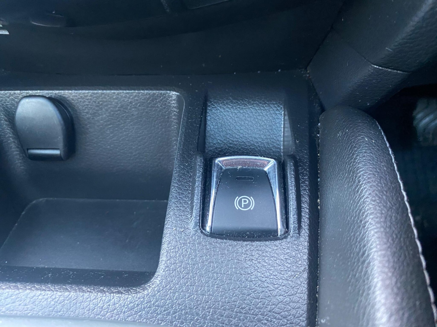 Used Nissan Qashqai 2015 for sale - 76850231: Photo 28