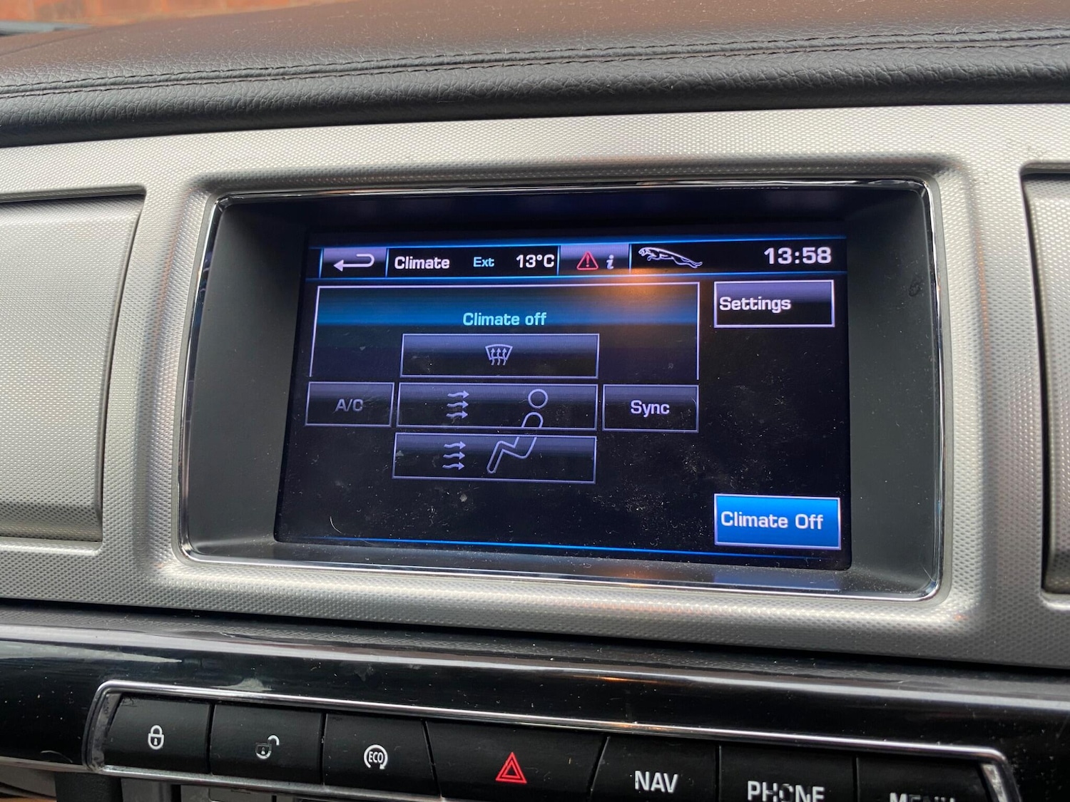 Used Jaguar XF 2013 for sale - 76887133: Photo 37