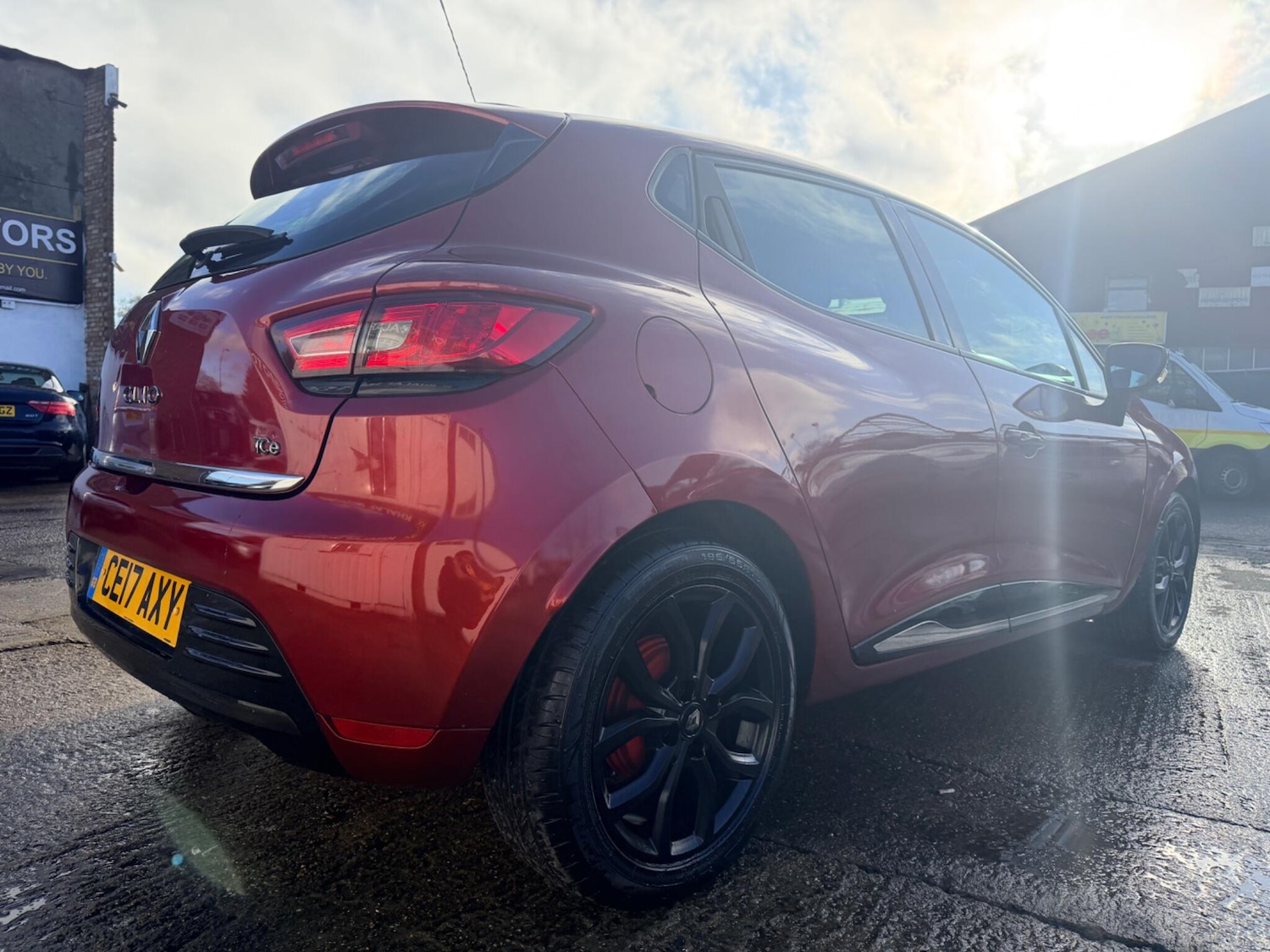 Used Renault Clio for sale - 77441333: Photo 10