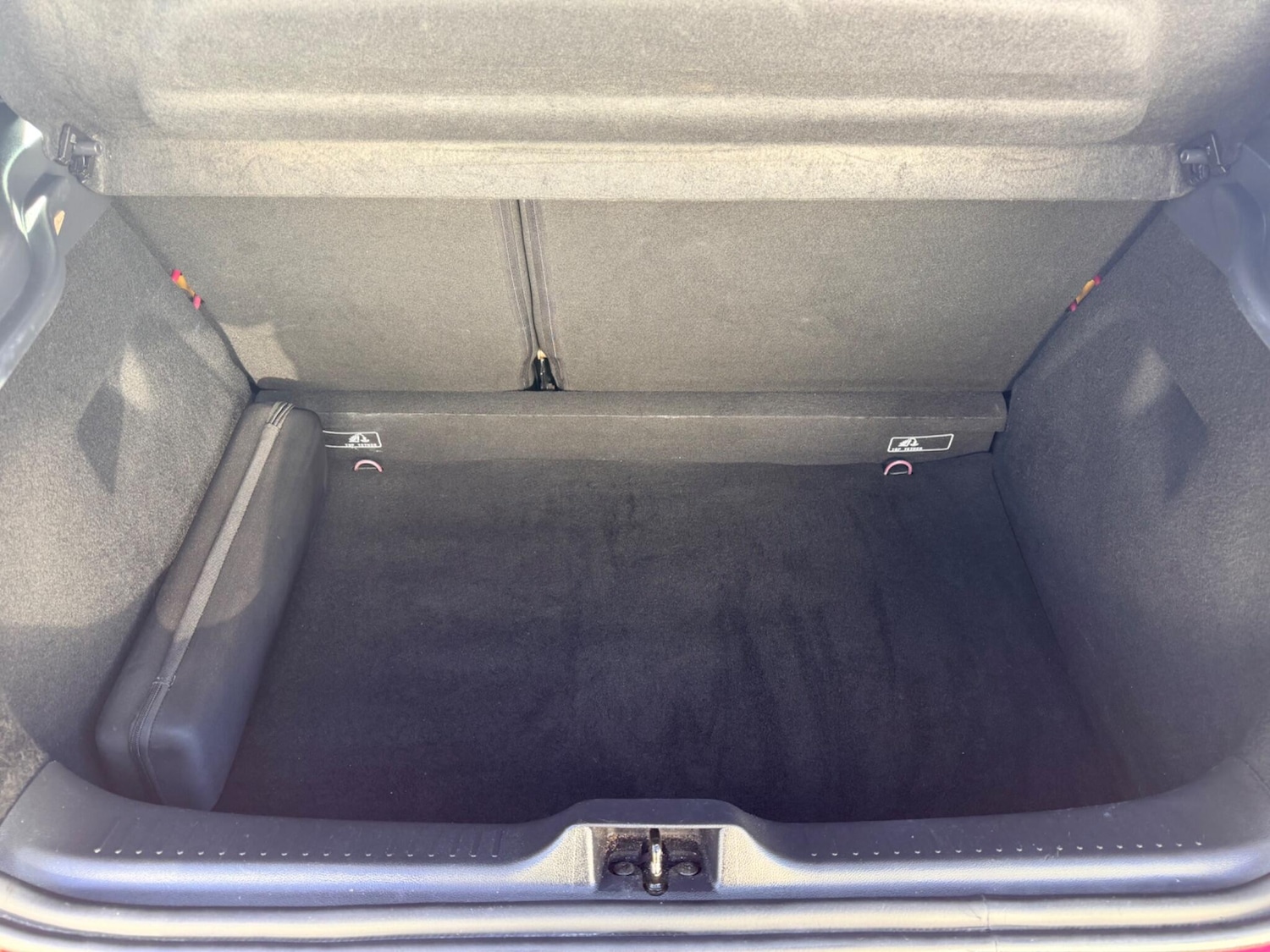 Used Renault Clio for sale - 77441333: Photo 24