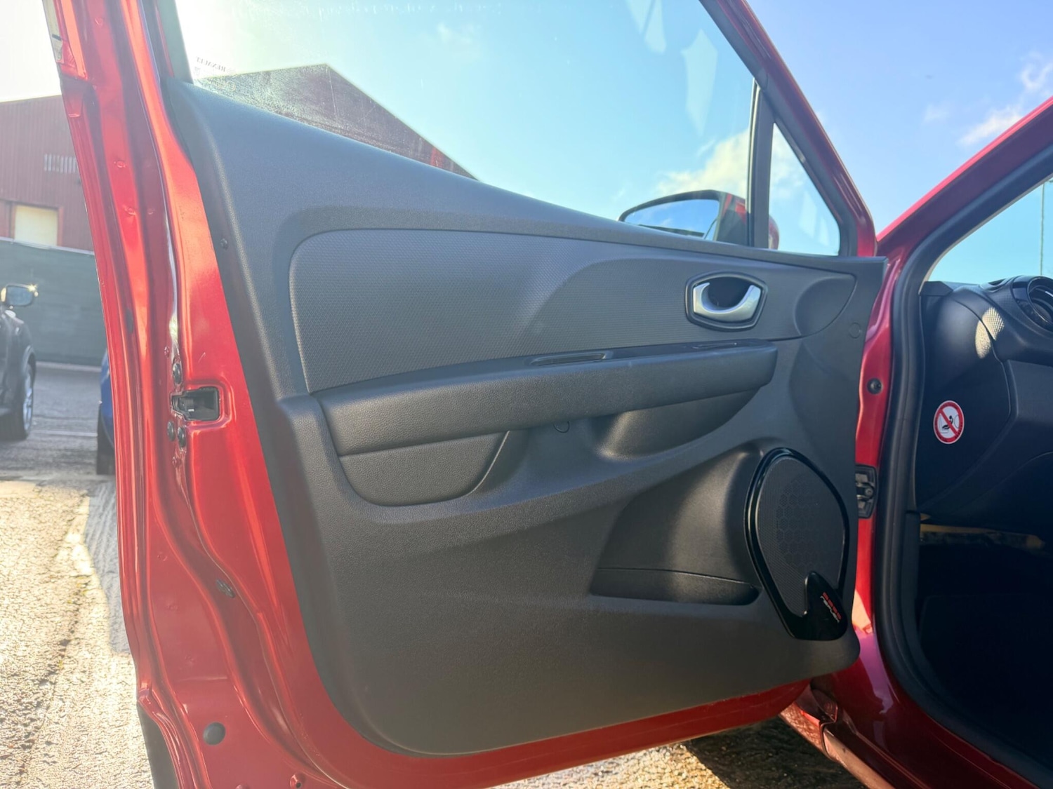 Used Renault Clio for sale - 77441333: Photo 35