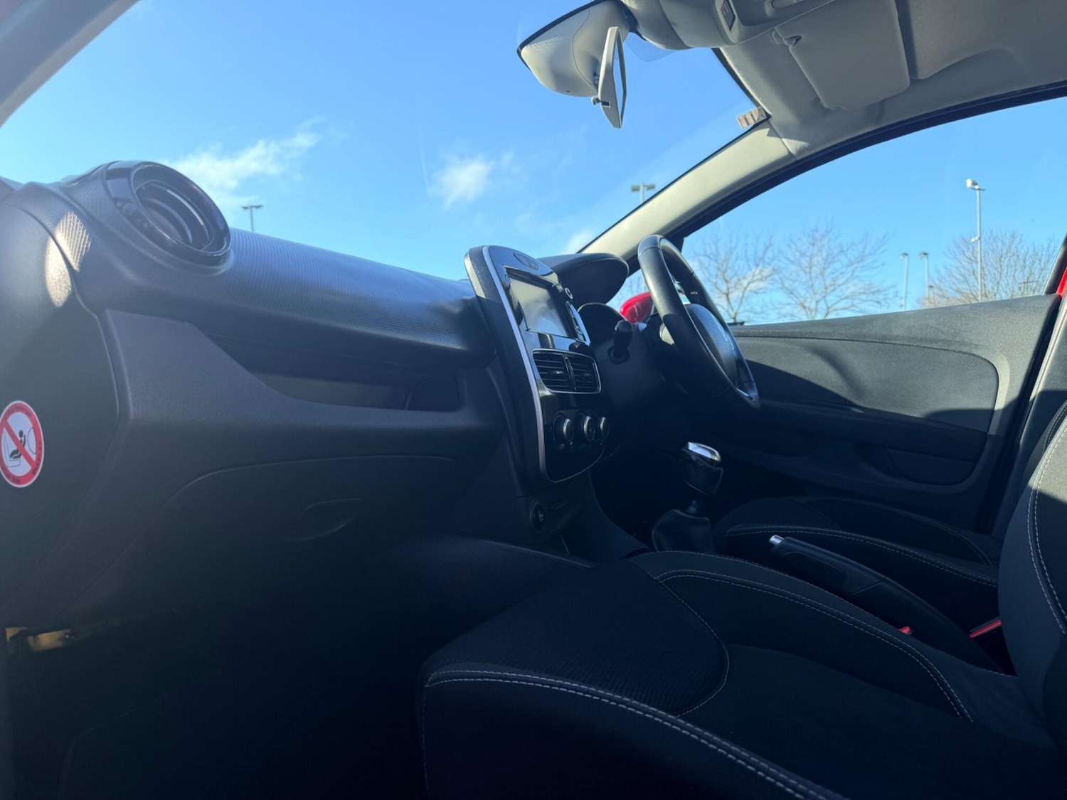 Used Renault Clio for sale - 77441333: Photo 39