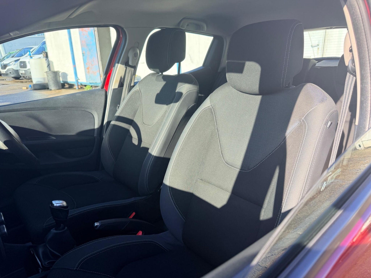 Used Renault Clio for sale - 77441333: Photo 41