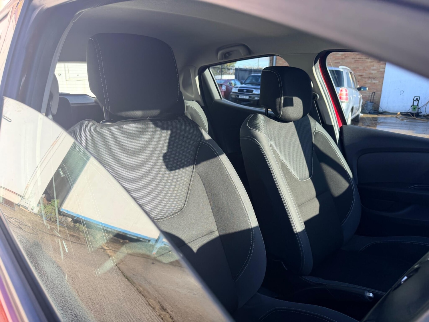 Used Renault Clio for sale - 77441333: Photo 46