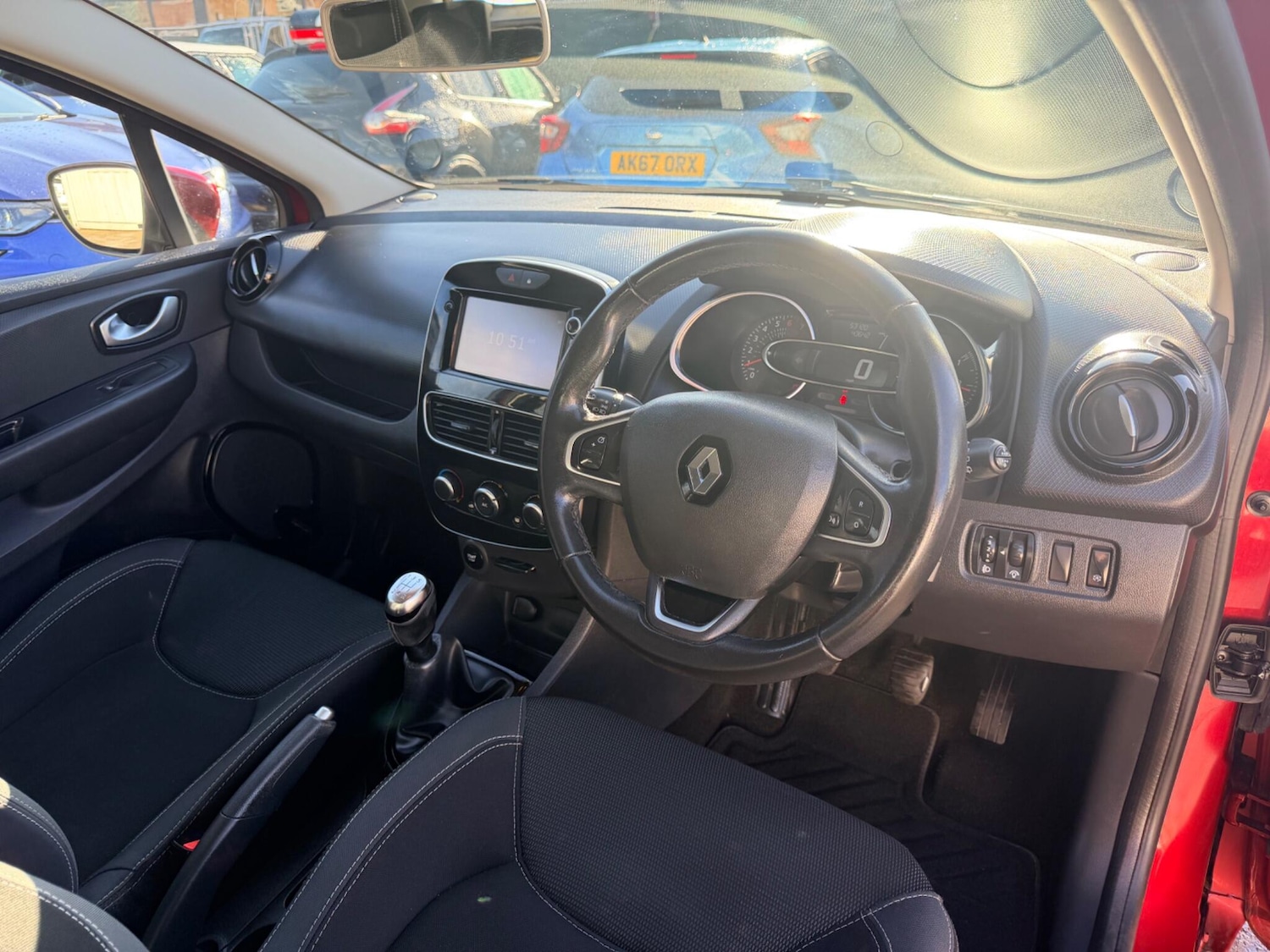 Used Renault Clio for sale - 77441333: Photo 47