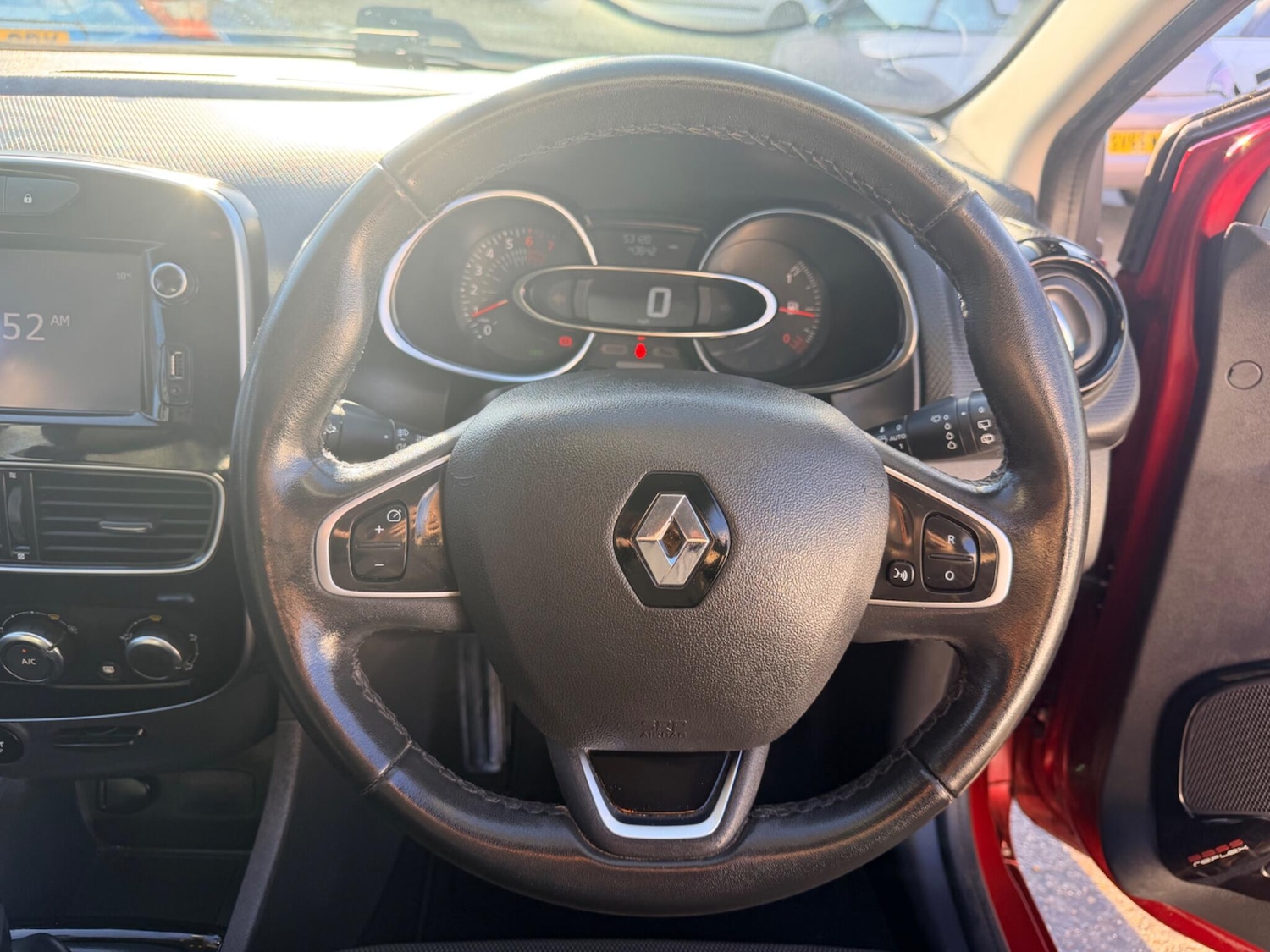 Used Renault Clio for sale - 77441333: Photo 50