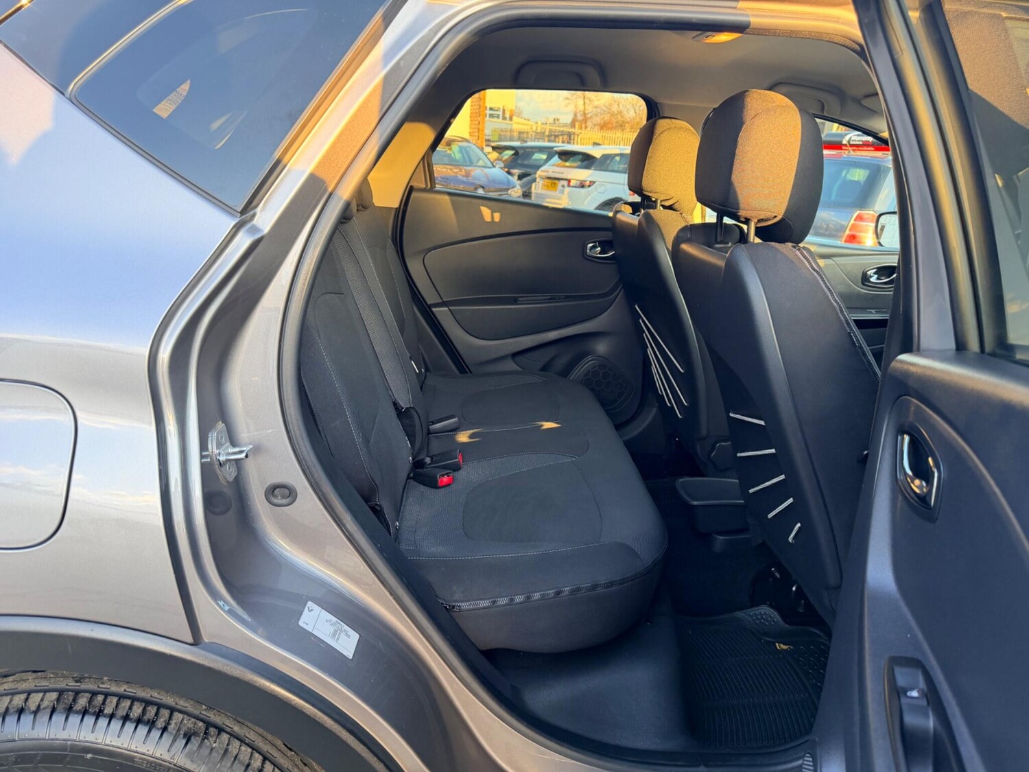 Used Renault Captur for sale - 77723544: Photo 31