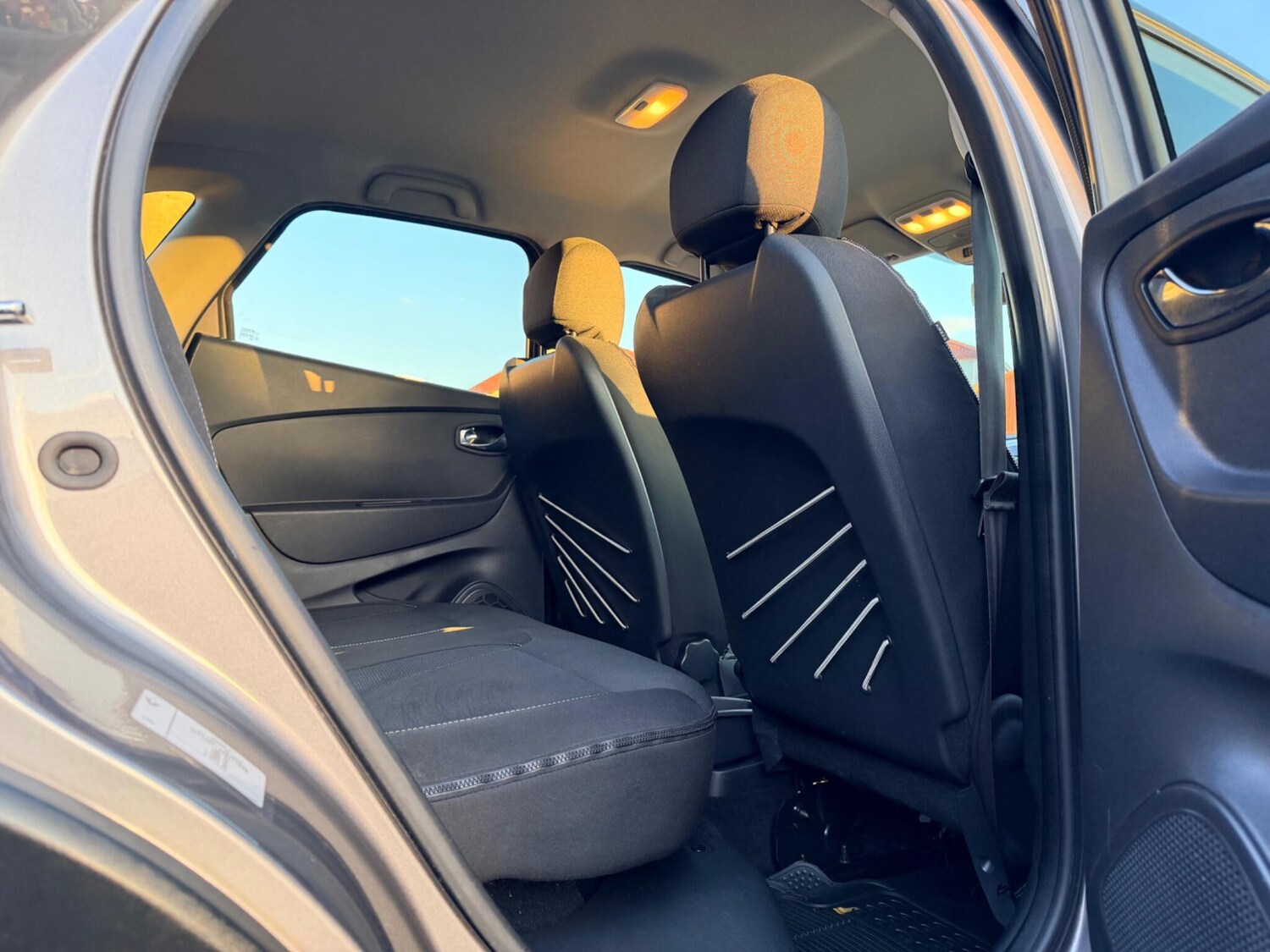 Used Renault Captur for sale - 77723544: Photo 32