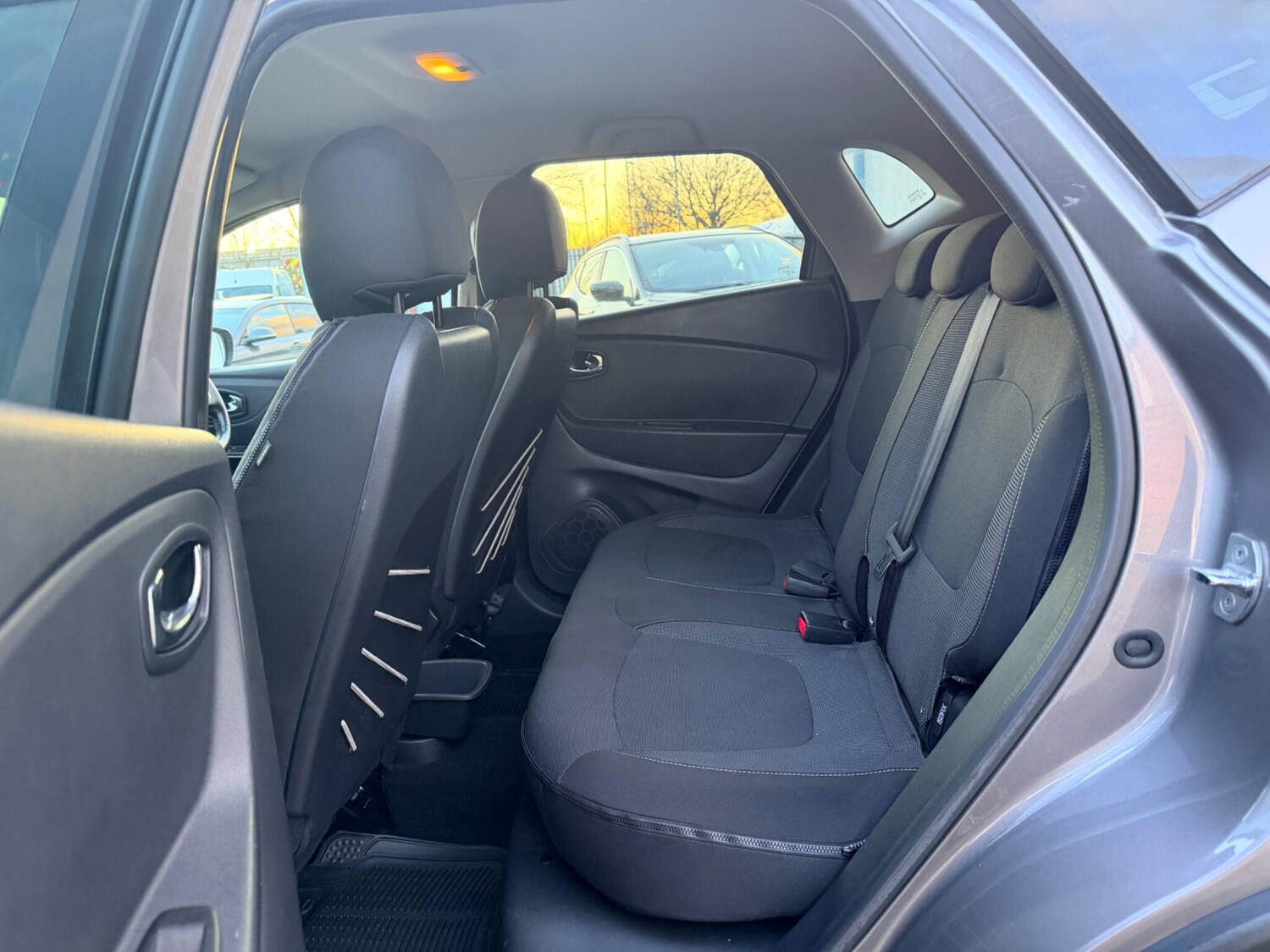 Used Renault Captur for sale - 77723544: Photo 35