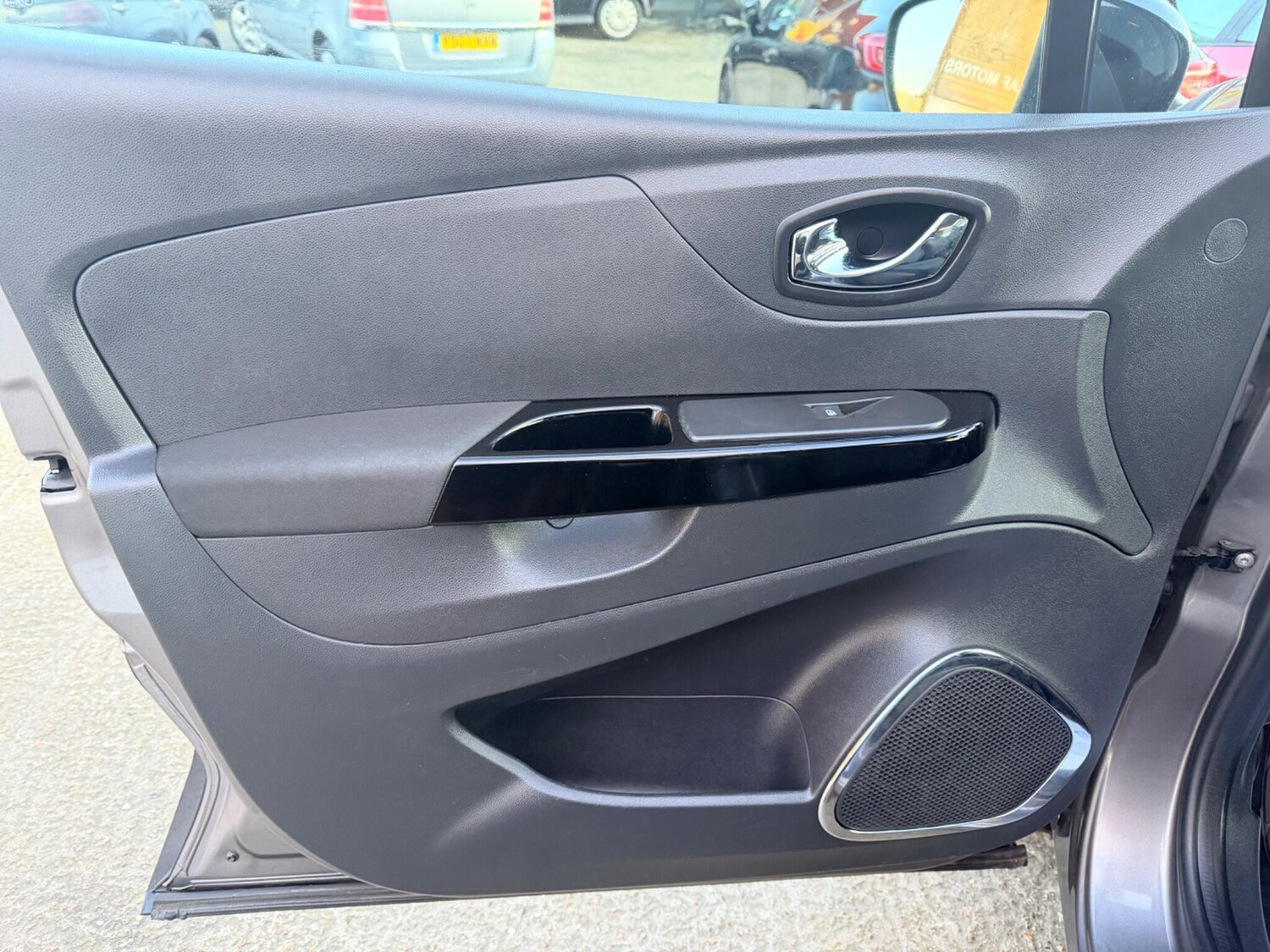 Used Renault Captur for sale - 77723544: Photo 39