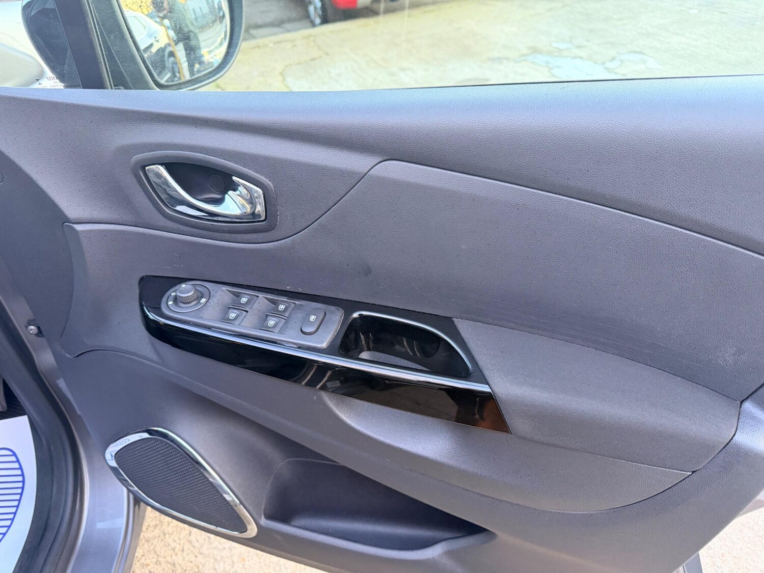 Used Renault Captur for sale - 77723544: Photo 45