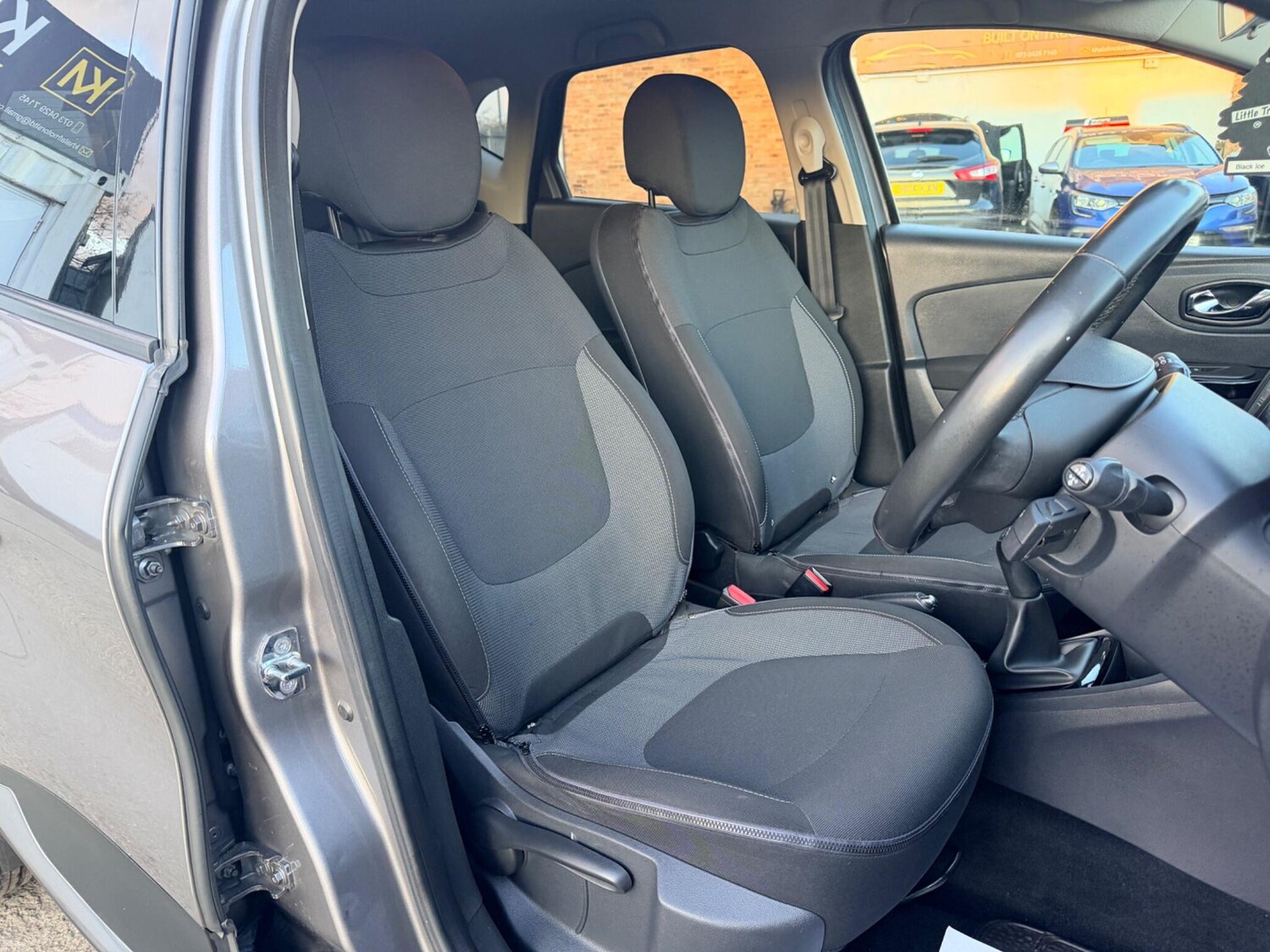 Used Renault Captur for sale - 77723544: Photo 48