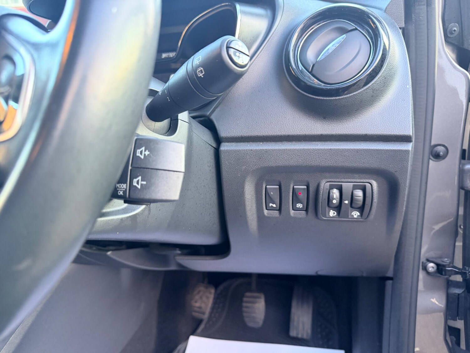 Used Renault Captur for sale - 77723544: Photo 51