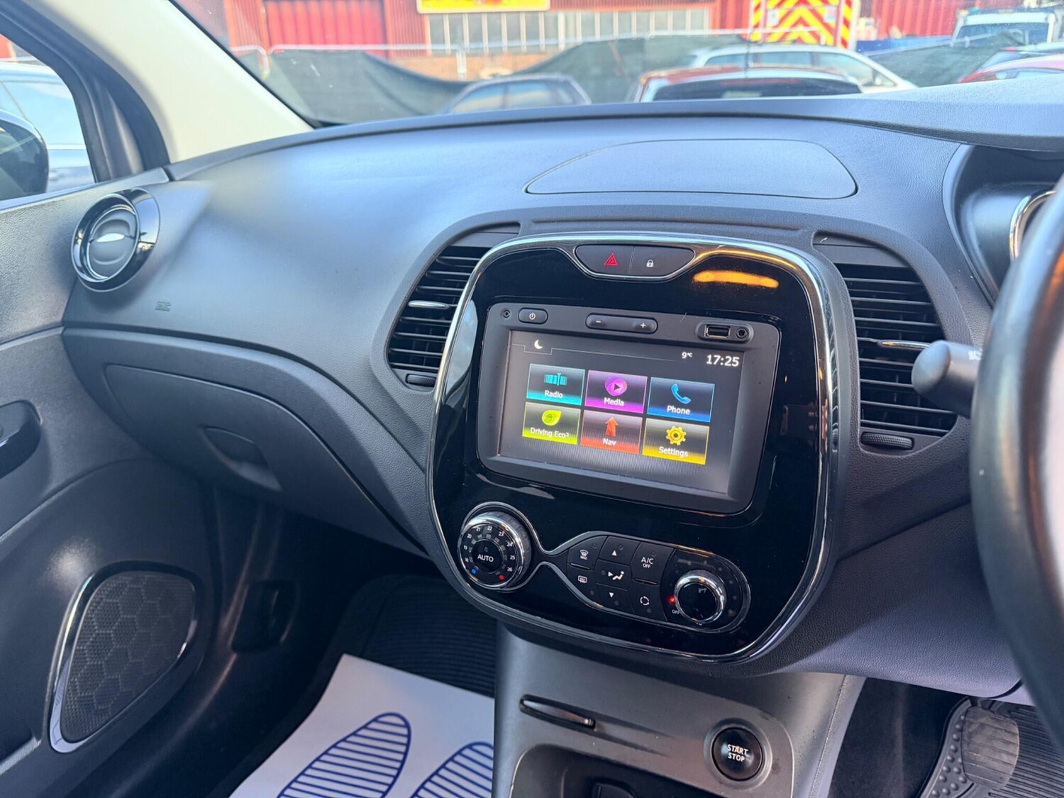 Used Renault Captur for sale - 77723544: Photo 53